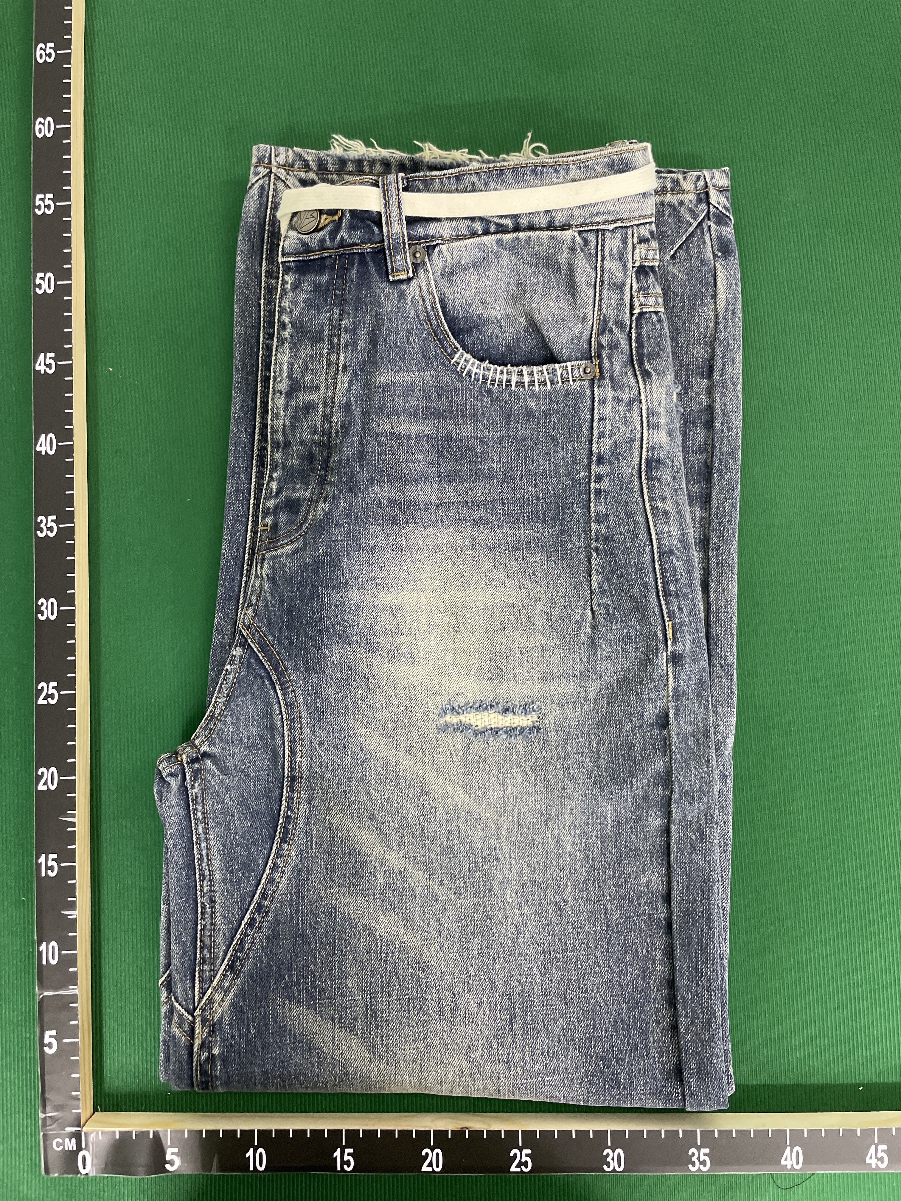 Jeans — QC-foto 1 van 34