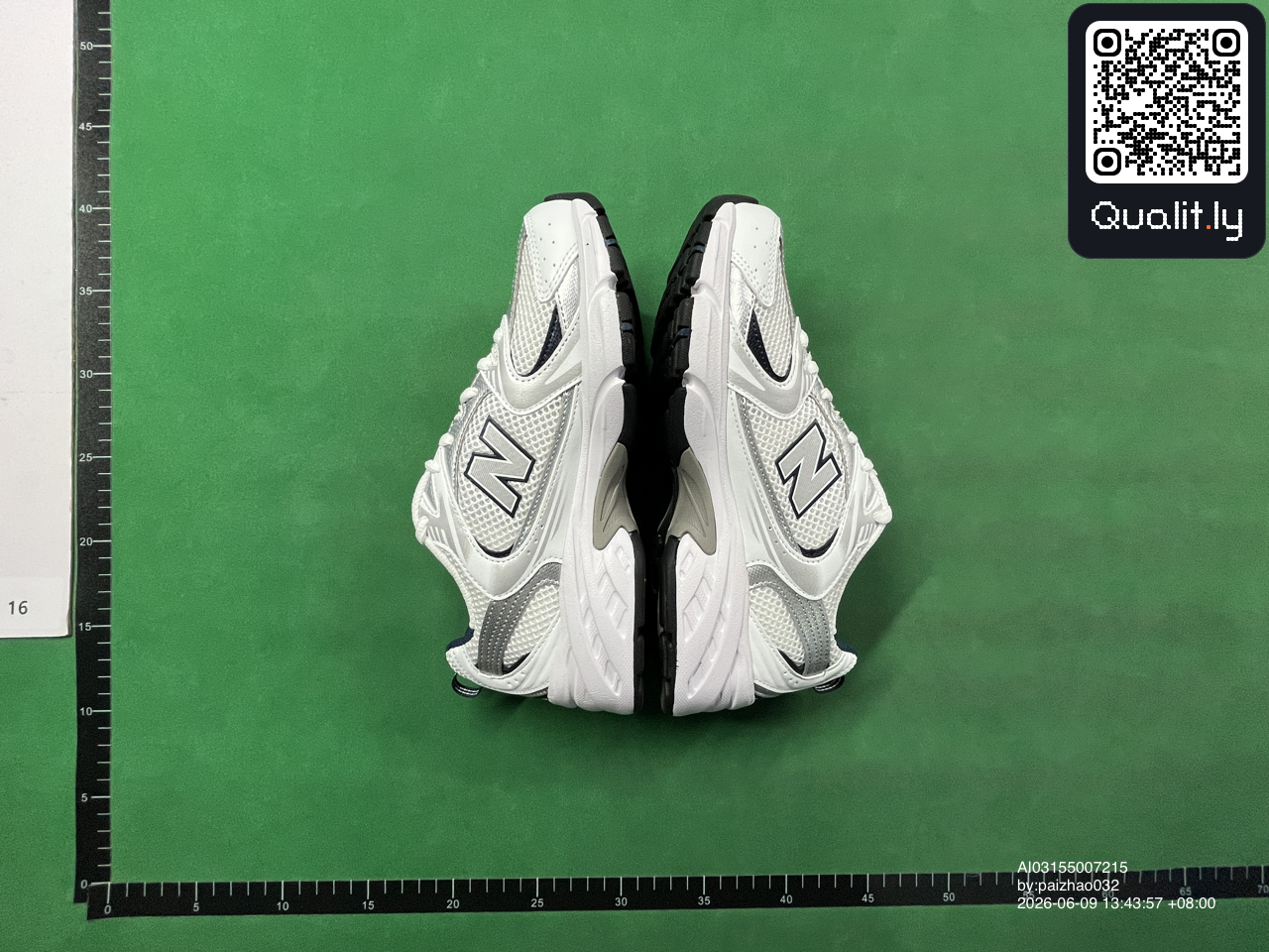 球鞋 QC 照片 3 / 26