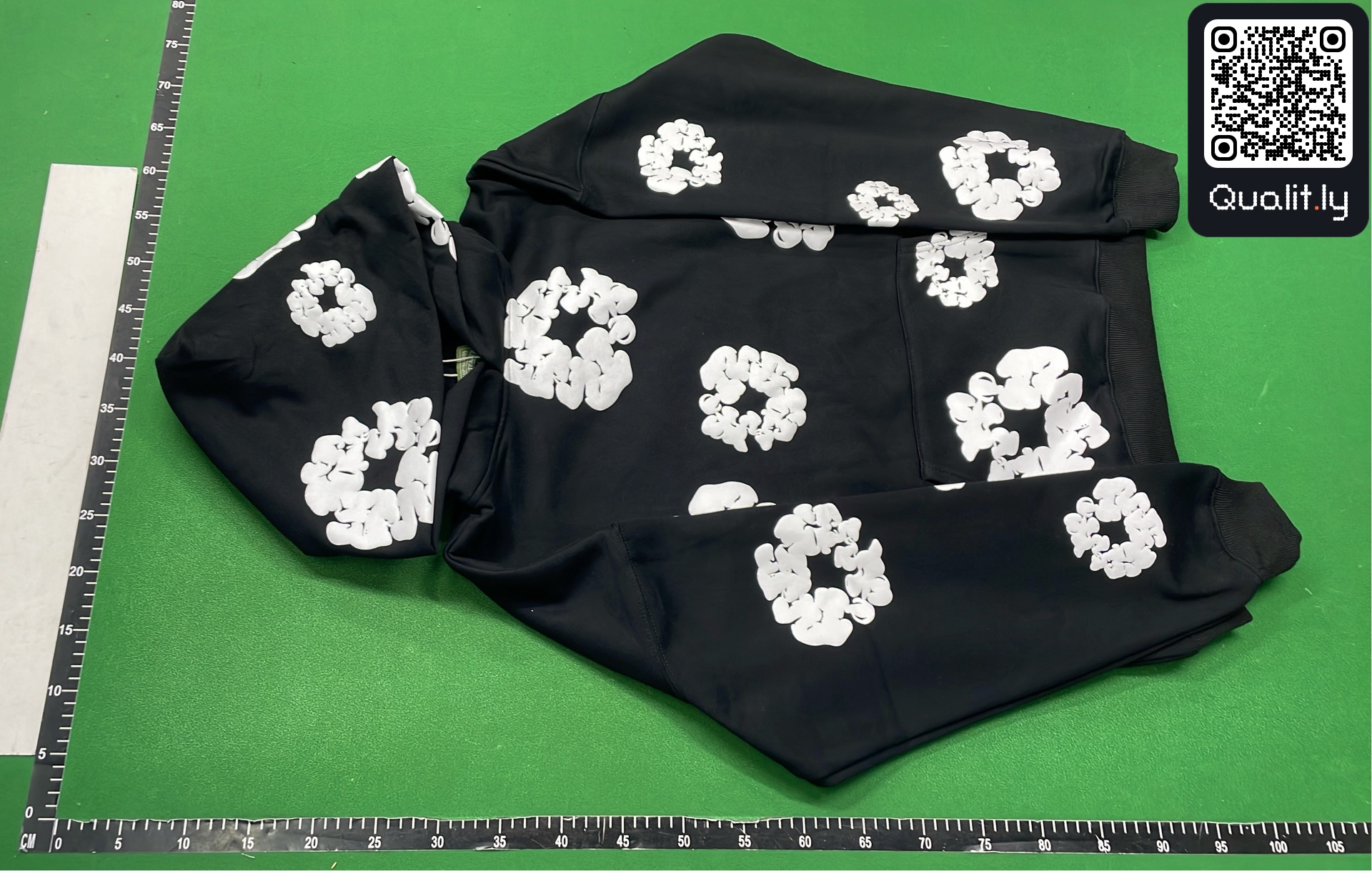 Hoodie QC photo 2 of 16