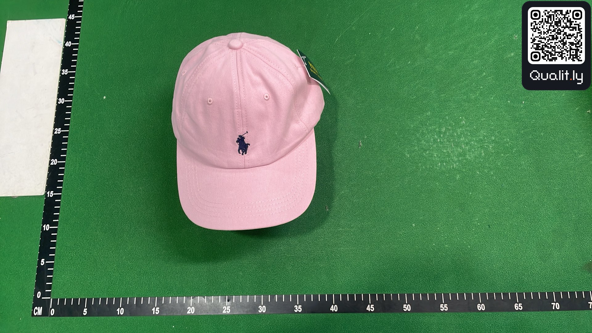 Pet — QC-foto 1 van 22