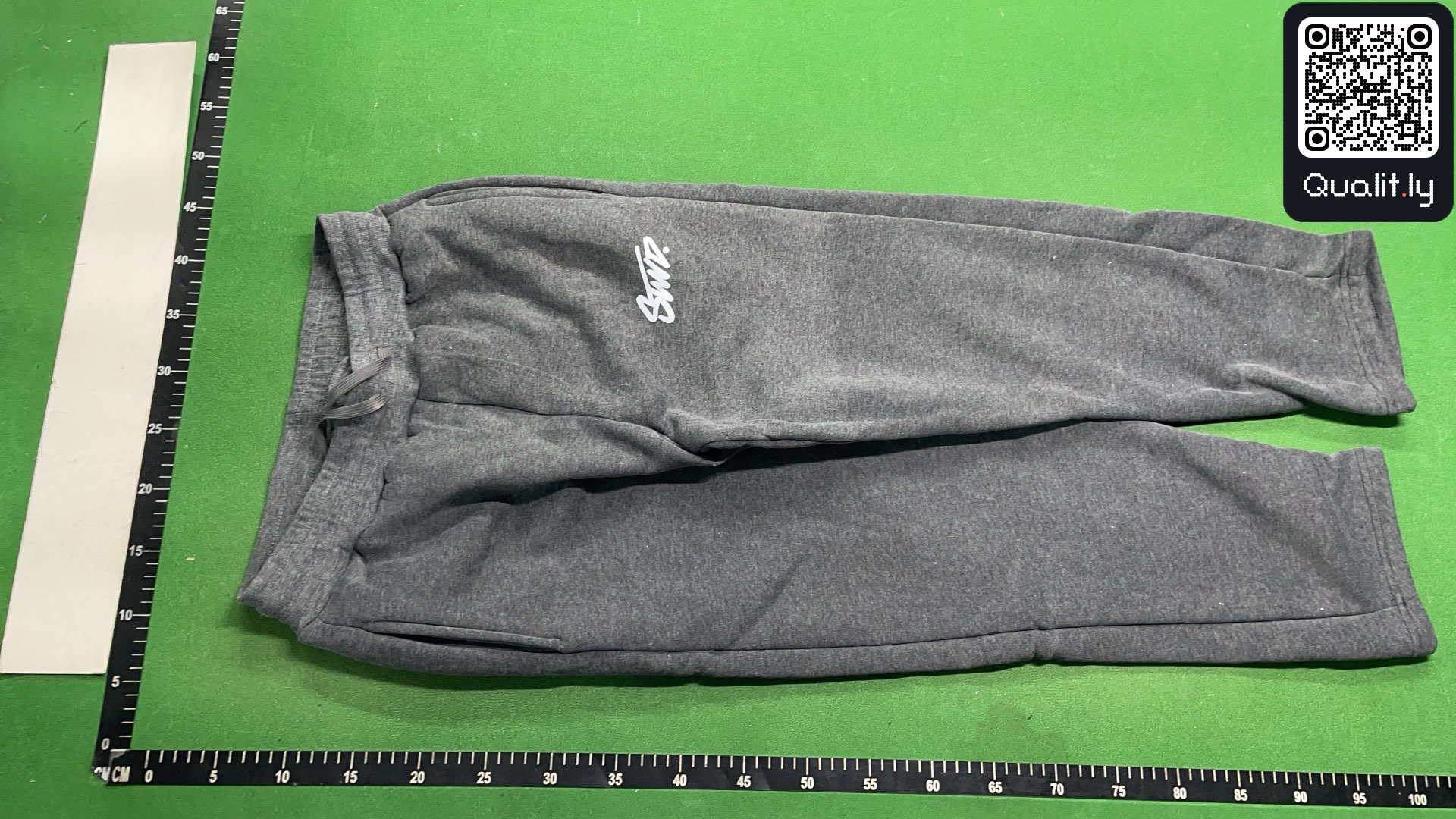 Pantalon — photo QC 2 sur 8