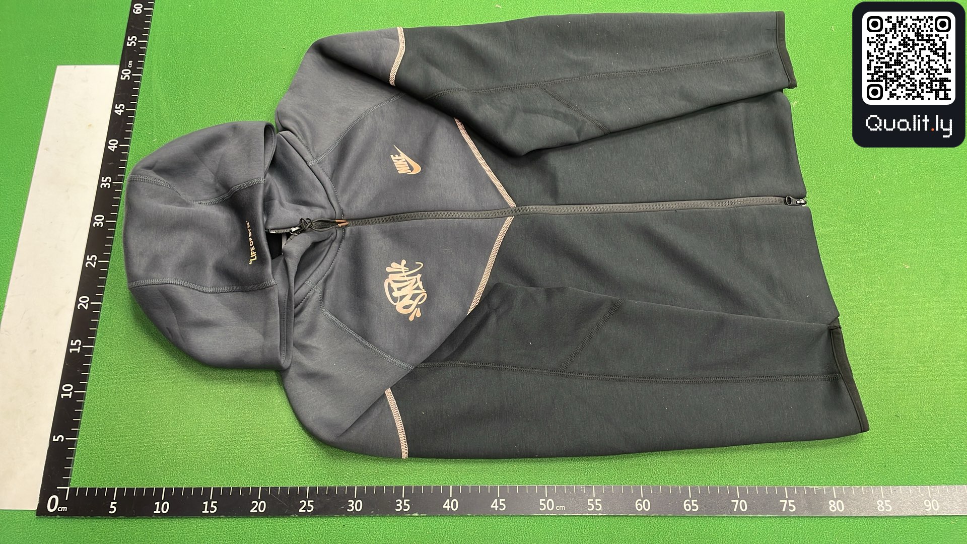 Hoodie — QC-foto 2 van 49