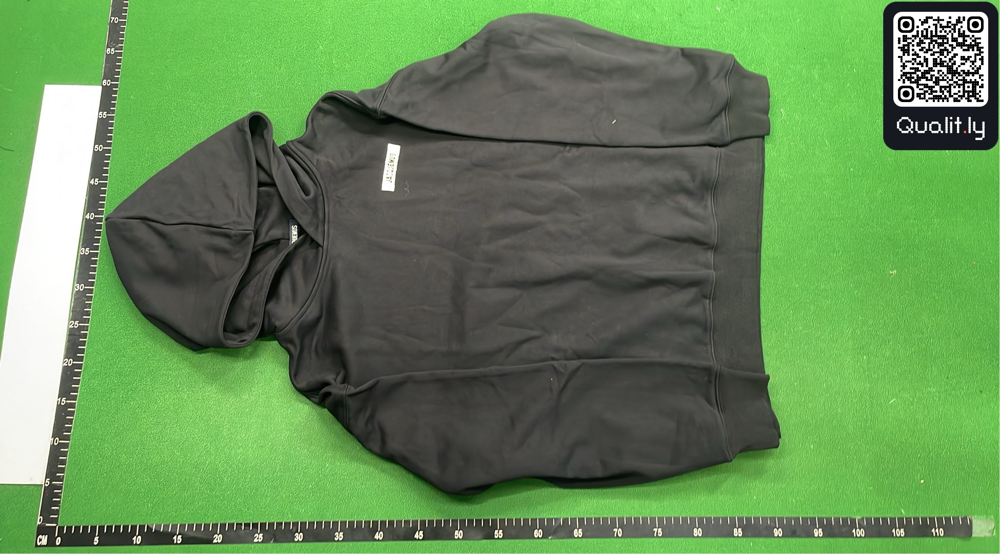 Sweat à capuche — photo QC 2 sur 4
