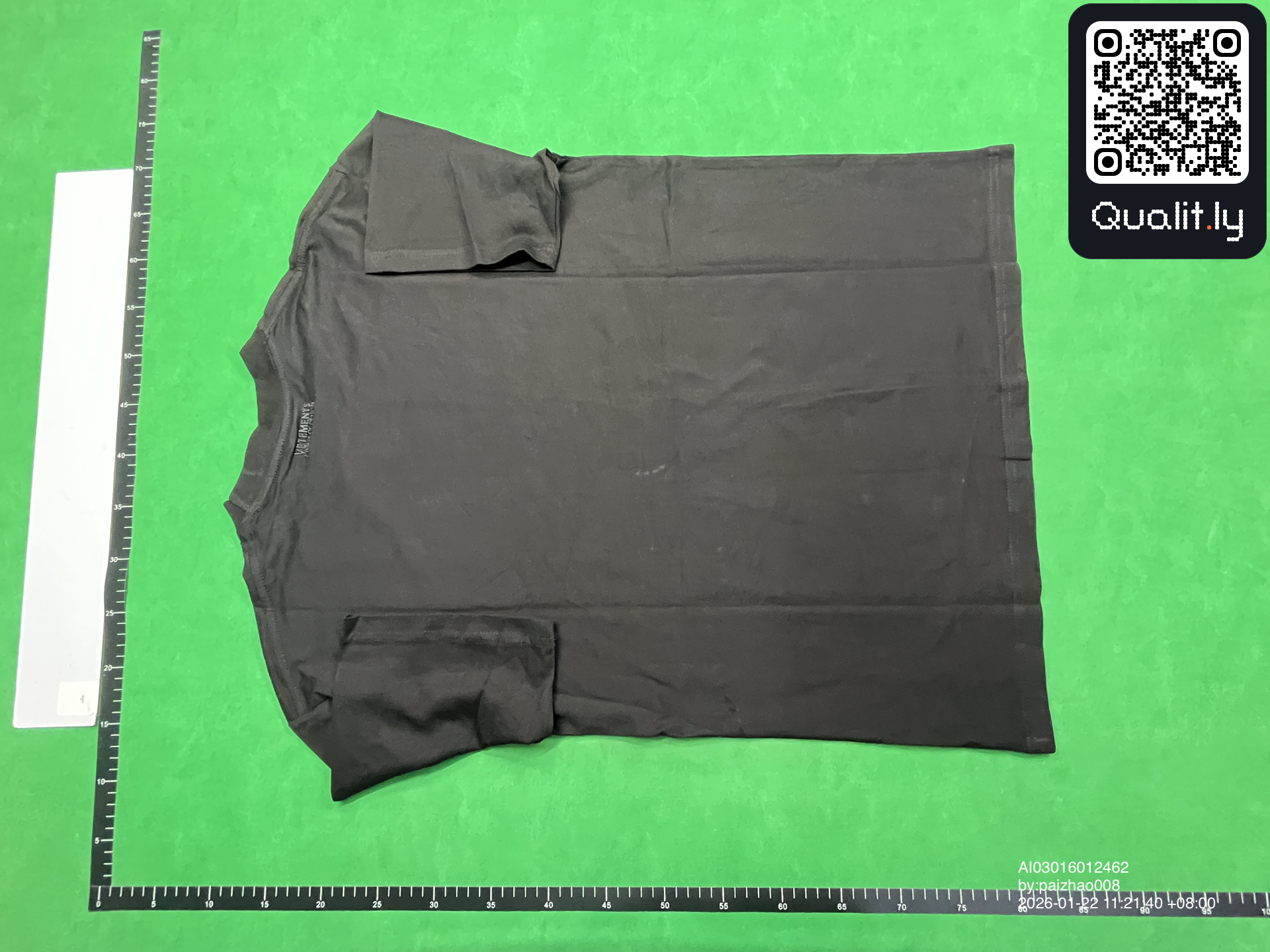 T-Shirt — QC-Foto 2 von 12