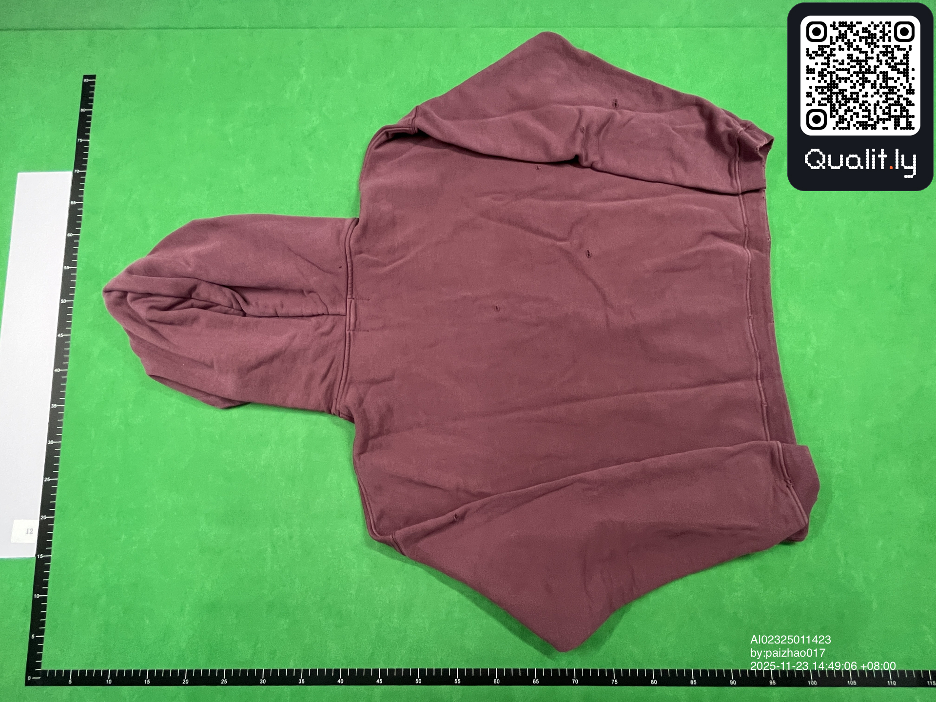 Hoodie — QC-foto 2 av 4