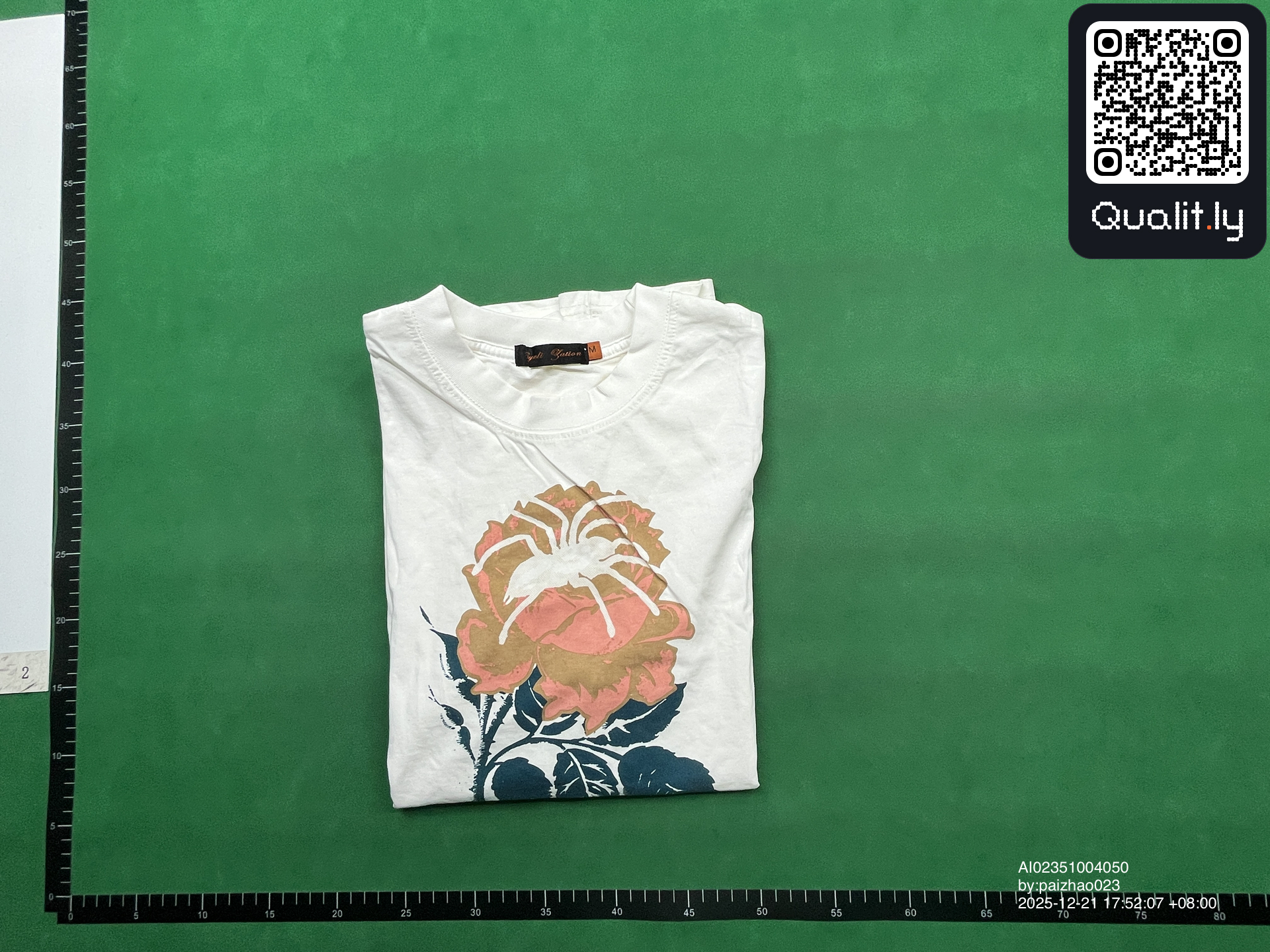 Camiseta — foto QC 1 de 8
