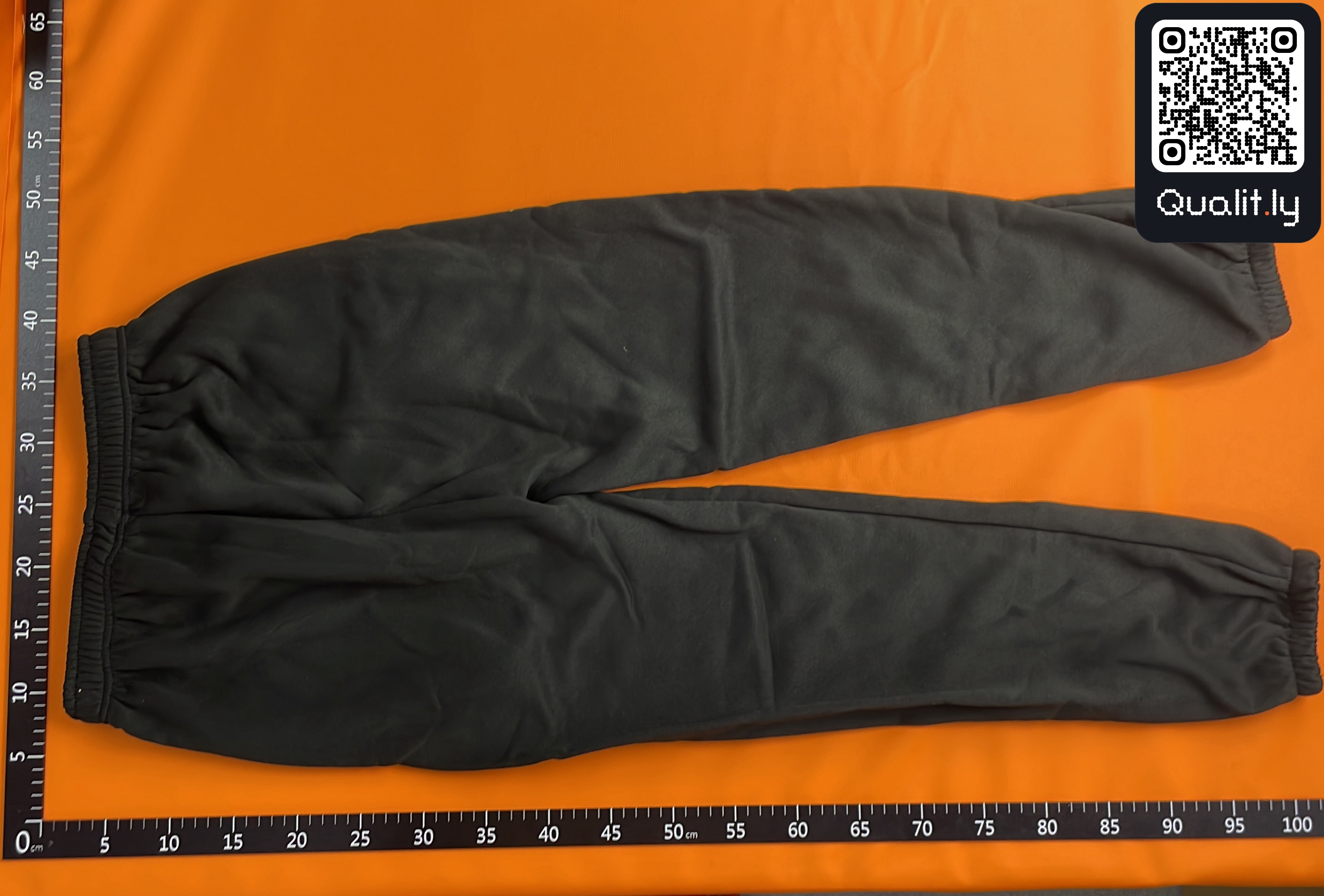 Hoodie — QC-Foto 3 von 32