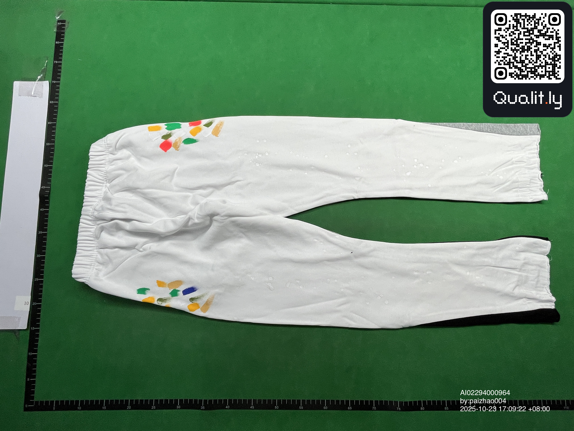Pants QC photo 2 of 28
