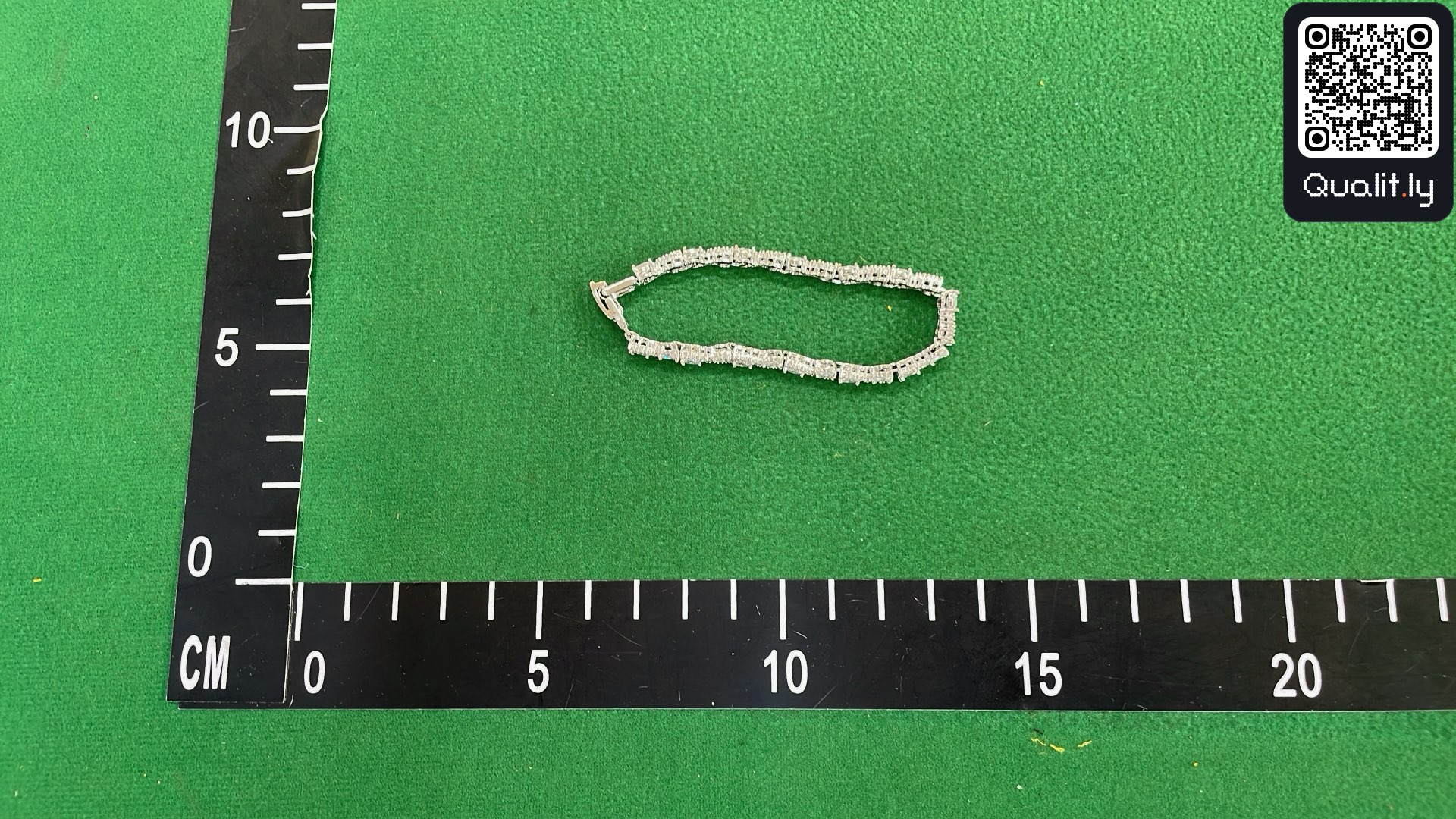 Jewelry QC photo 1 of 181