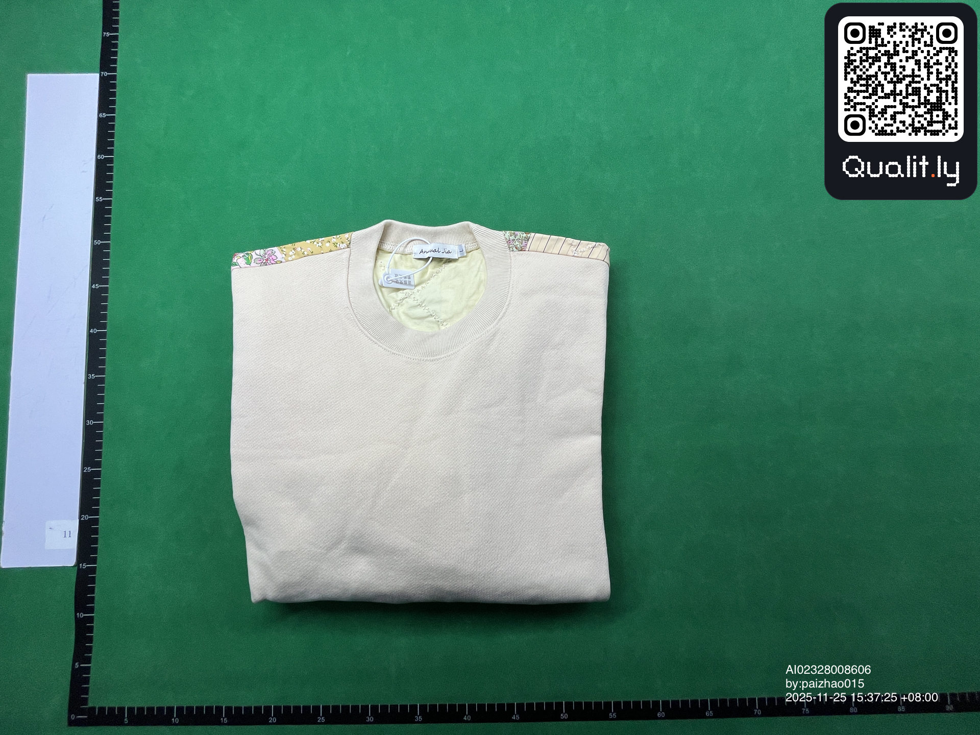 卫衣 QC 照片 1 / 4