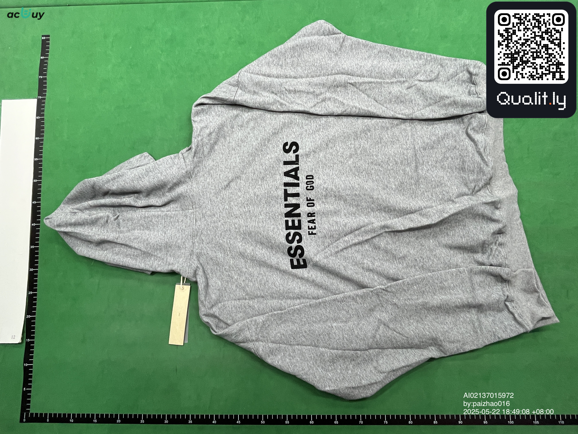 Hoodie — QC-Foto 2 von 32