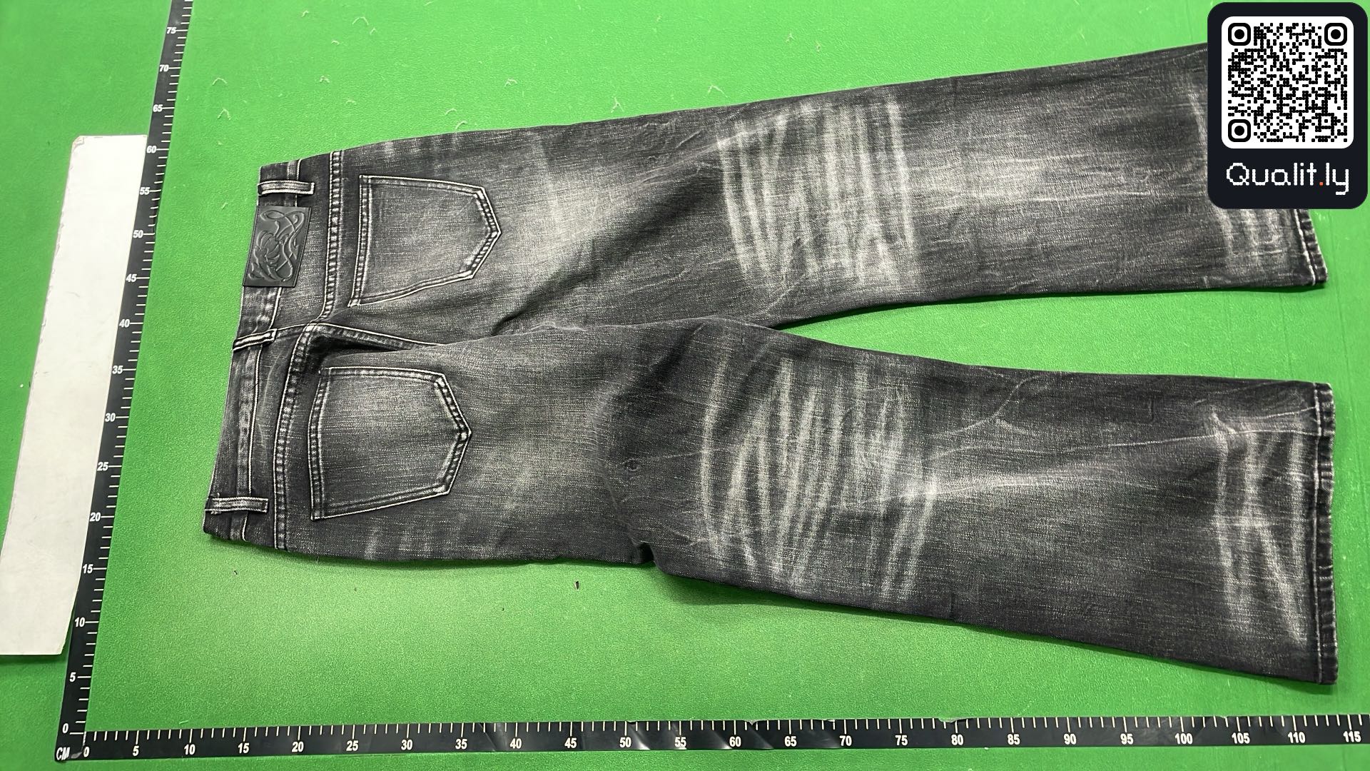 牛仔裤 QC 照片 3 / 22