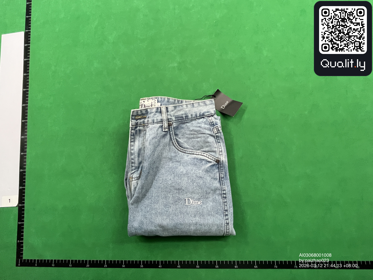 牛仔裤 QC 照片 1 / 4