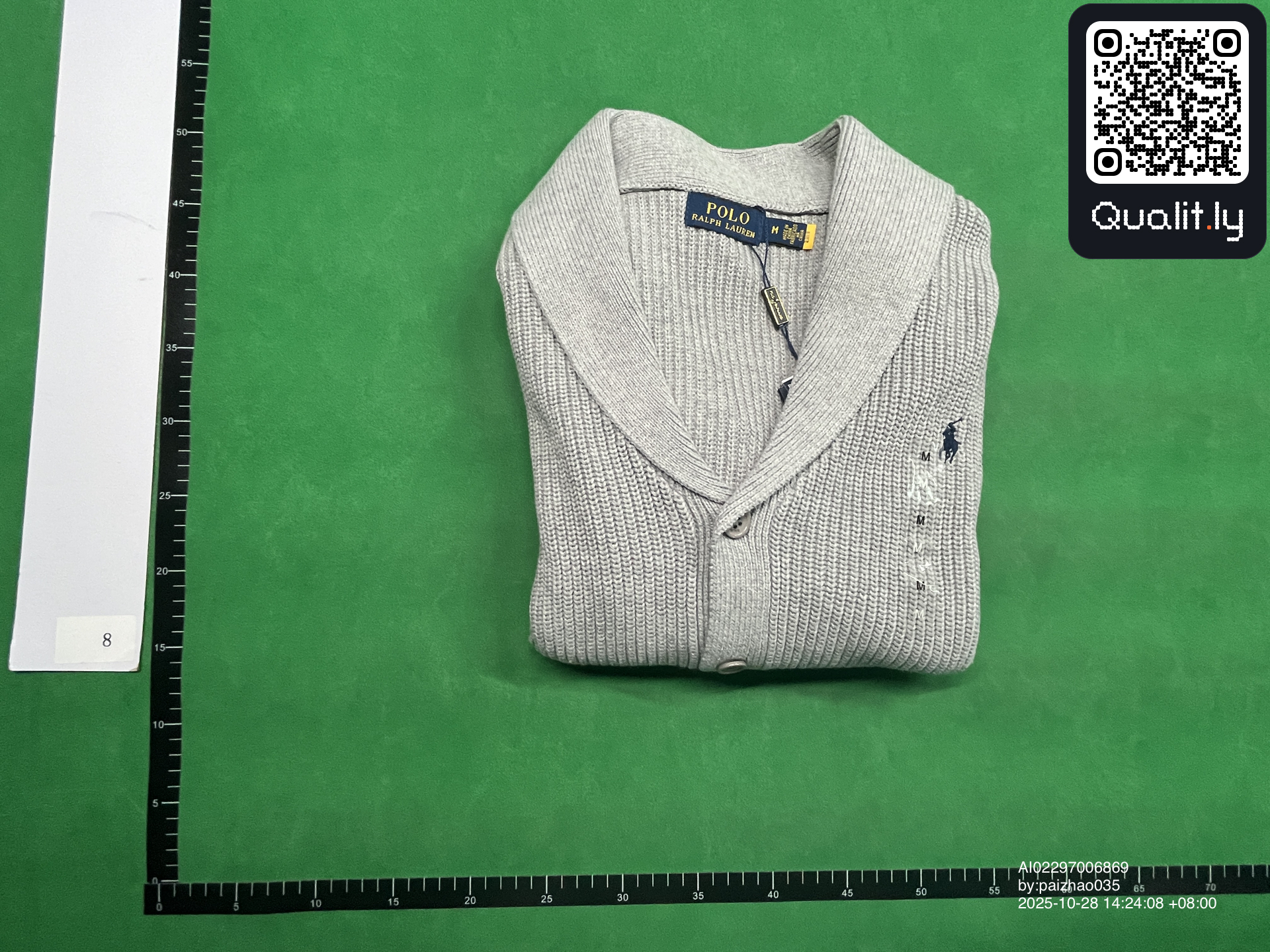 Sweter — zdjęcie QC 1 z 4