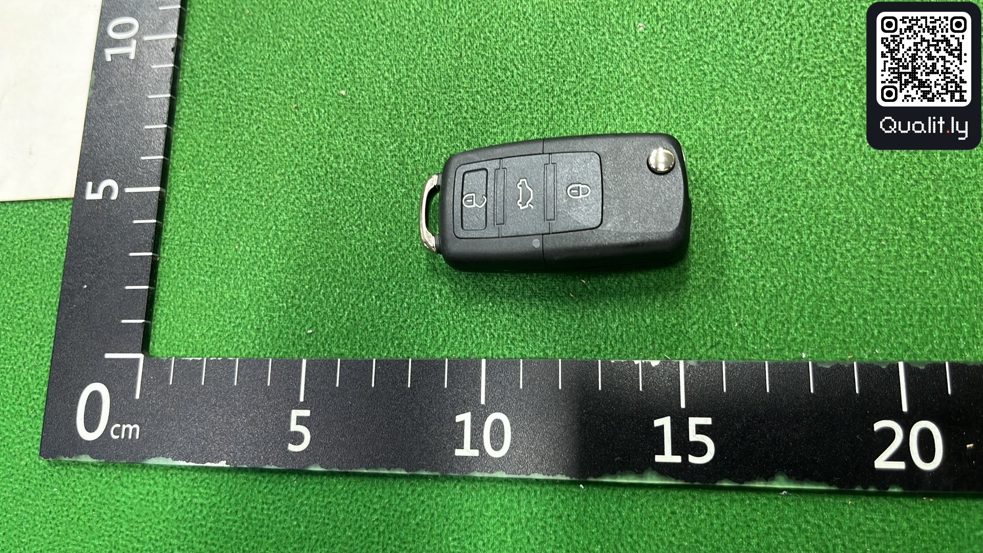 Foto QC 2 di 76