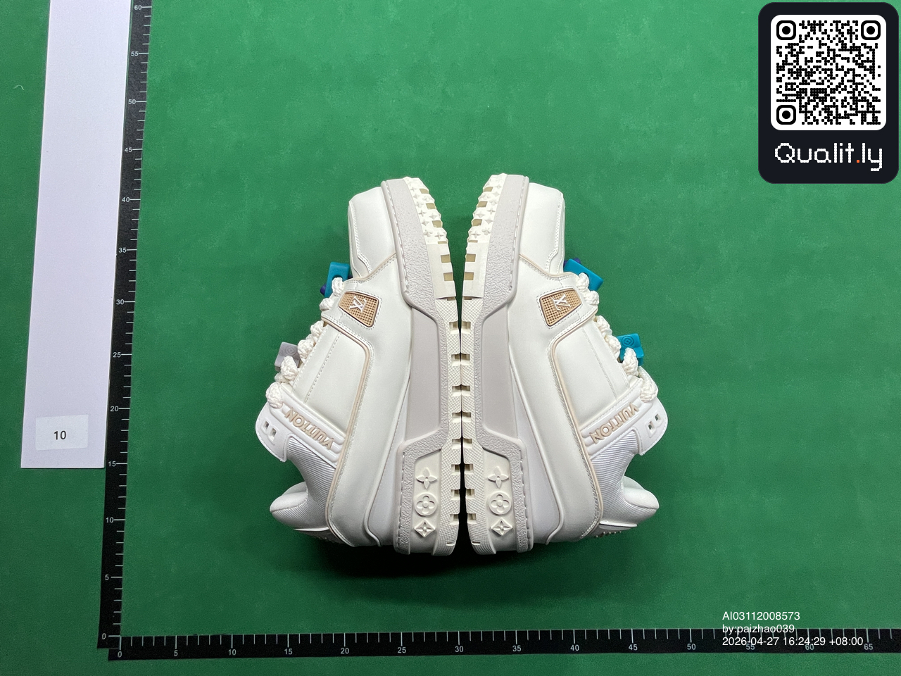 Sneakers — QC-foto 1 van 10
