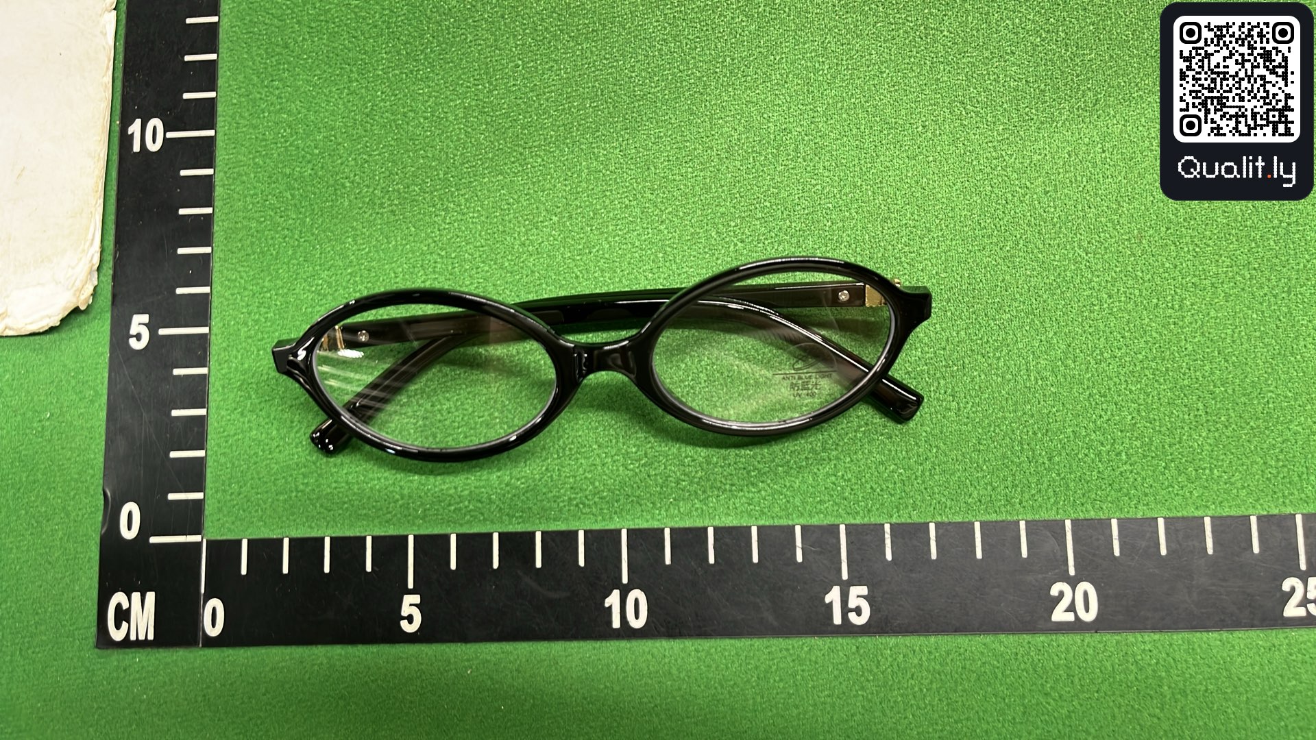 Sunglasses QC photo 1 of 13