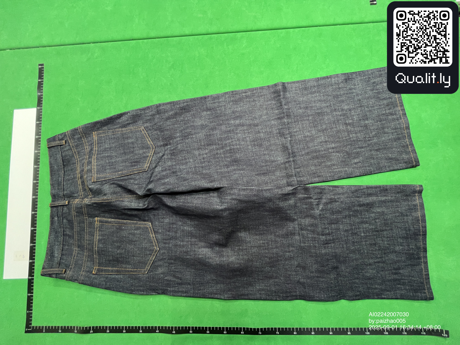 Jeans — QC-foto 2 av 8