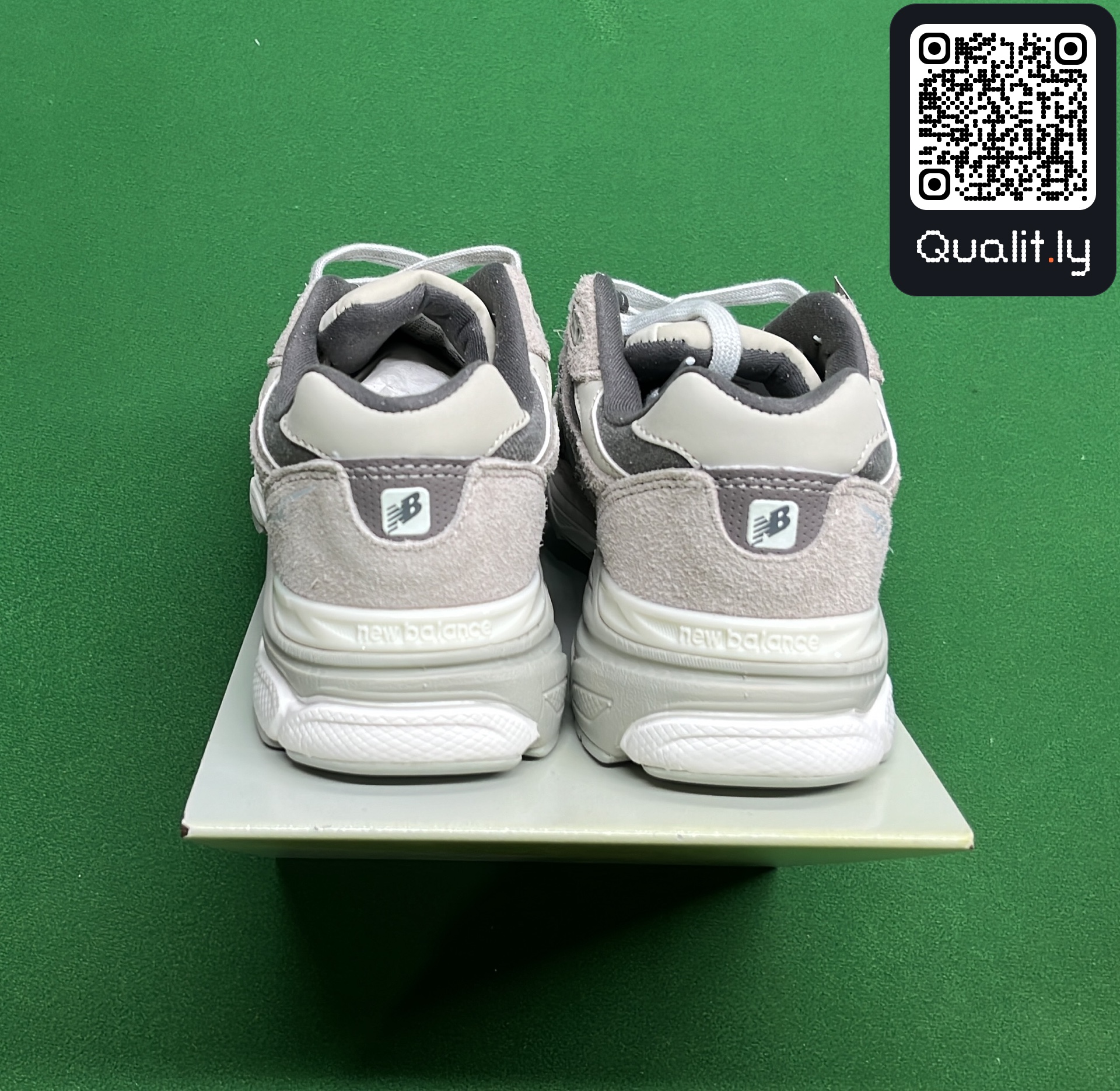 Sneakers QC photo 3 of 6