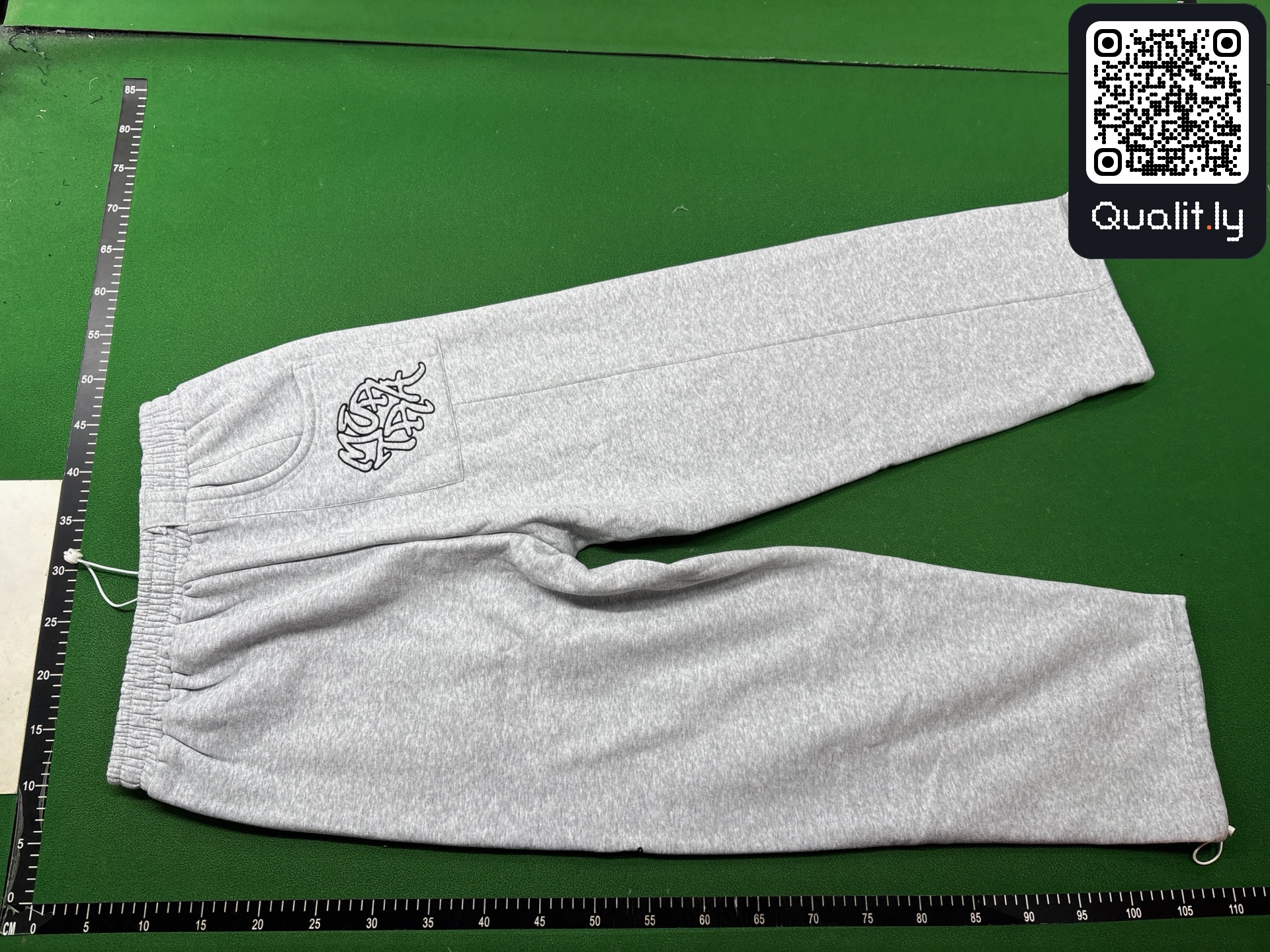 Camisola com capuz — foto QC 3 de 4