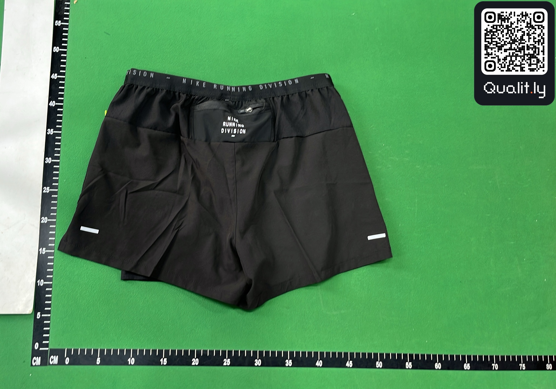 短裤 QC 照片 3 / 4