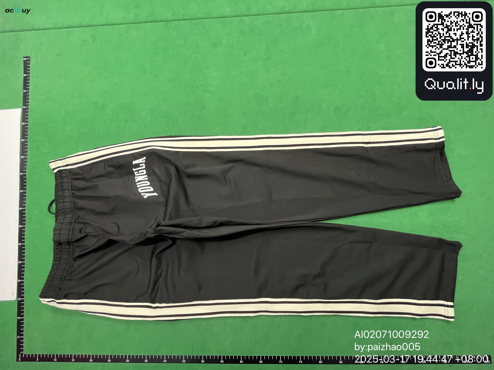 Pantaloni — foto QC 3 di 4