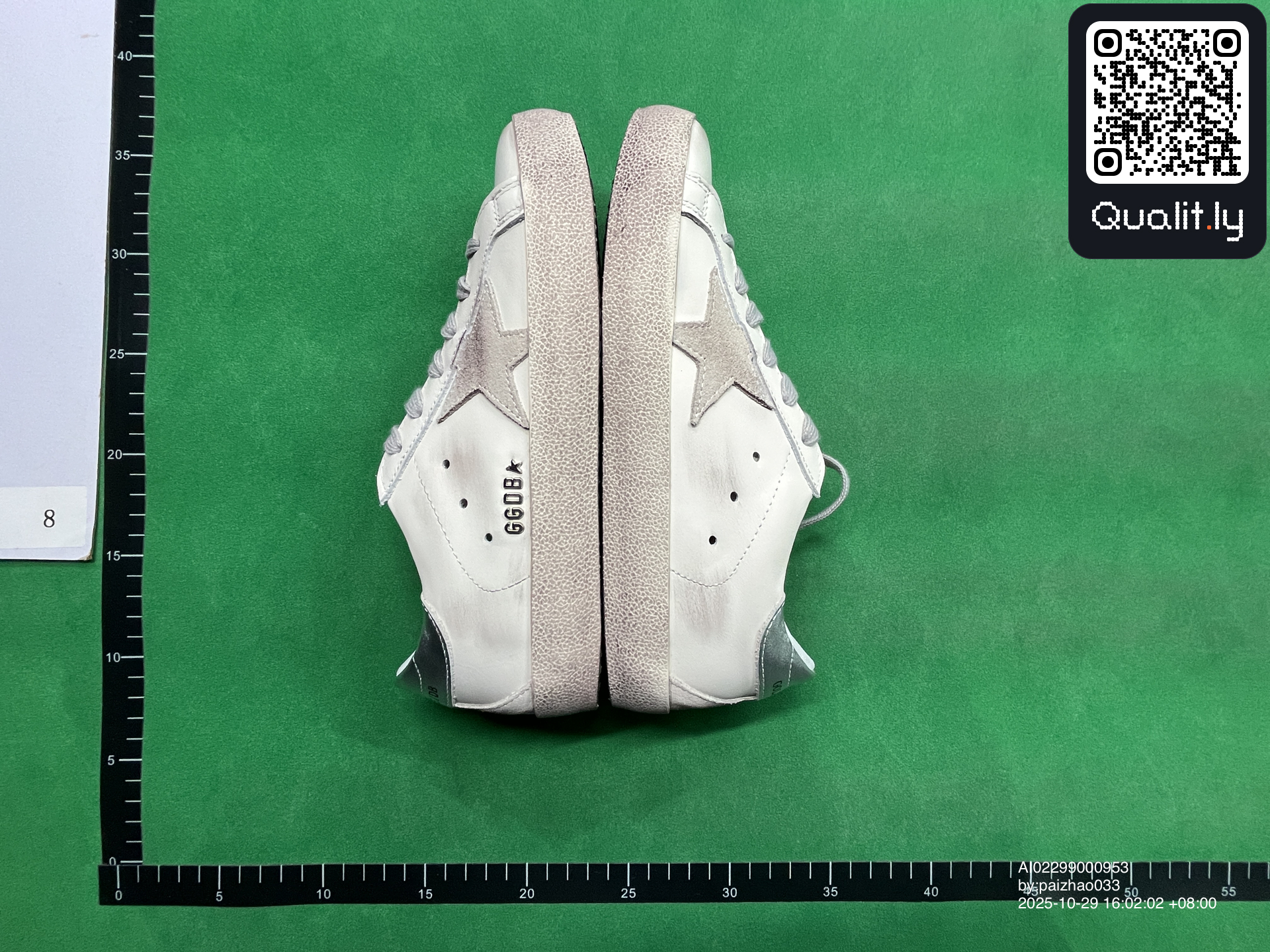 Sneakers — foto QC 2 di 6