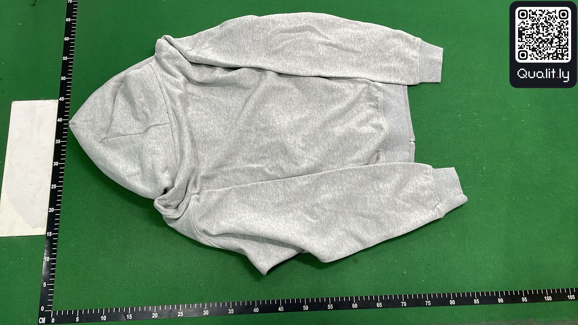 Hoodie QC photo 3 of 43