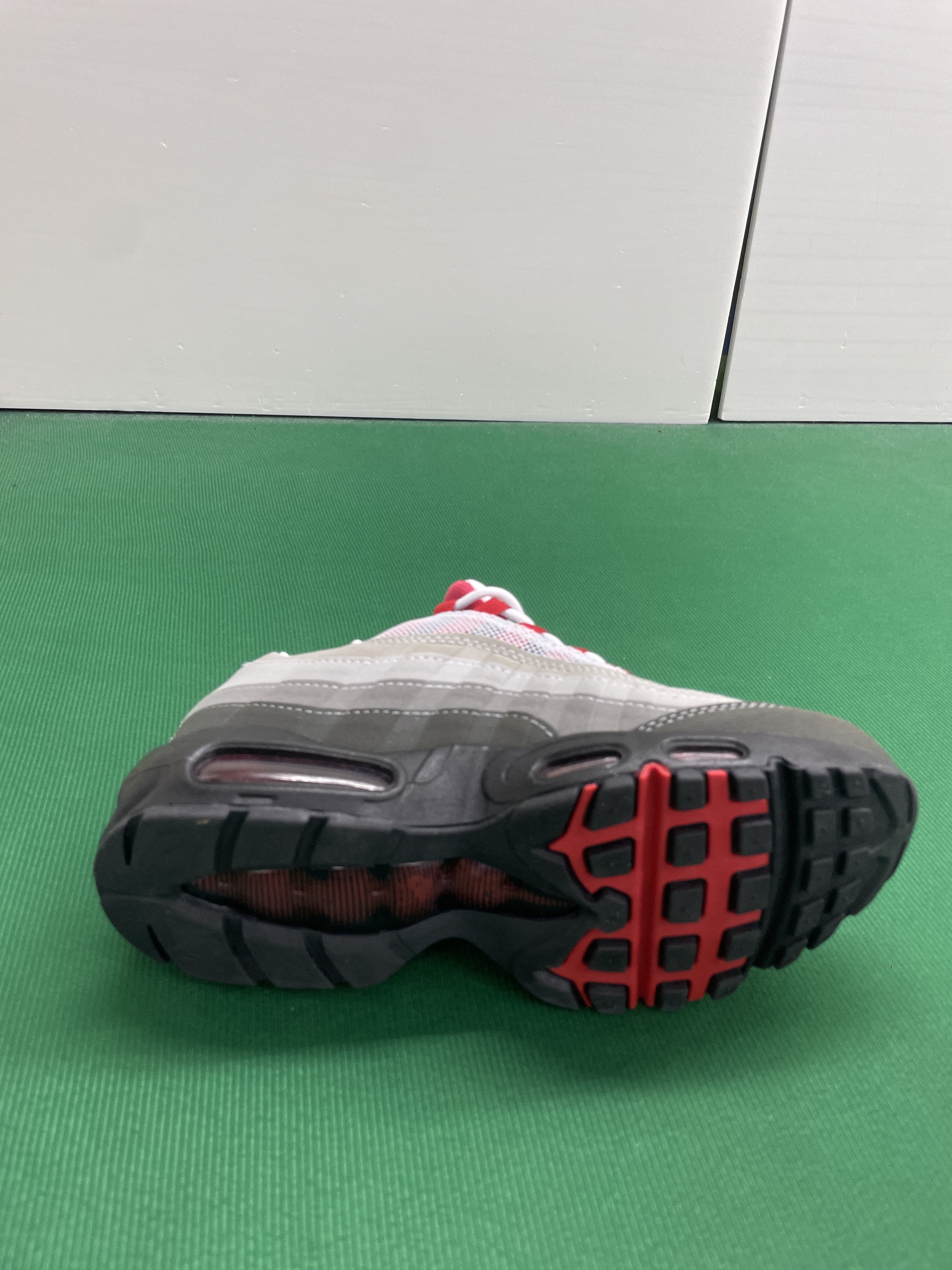 Sneakers QC photo 2 of 9