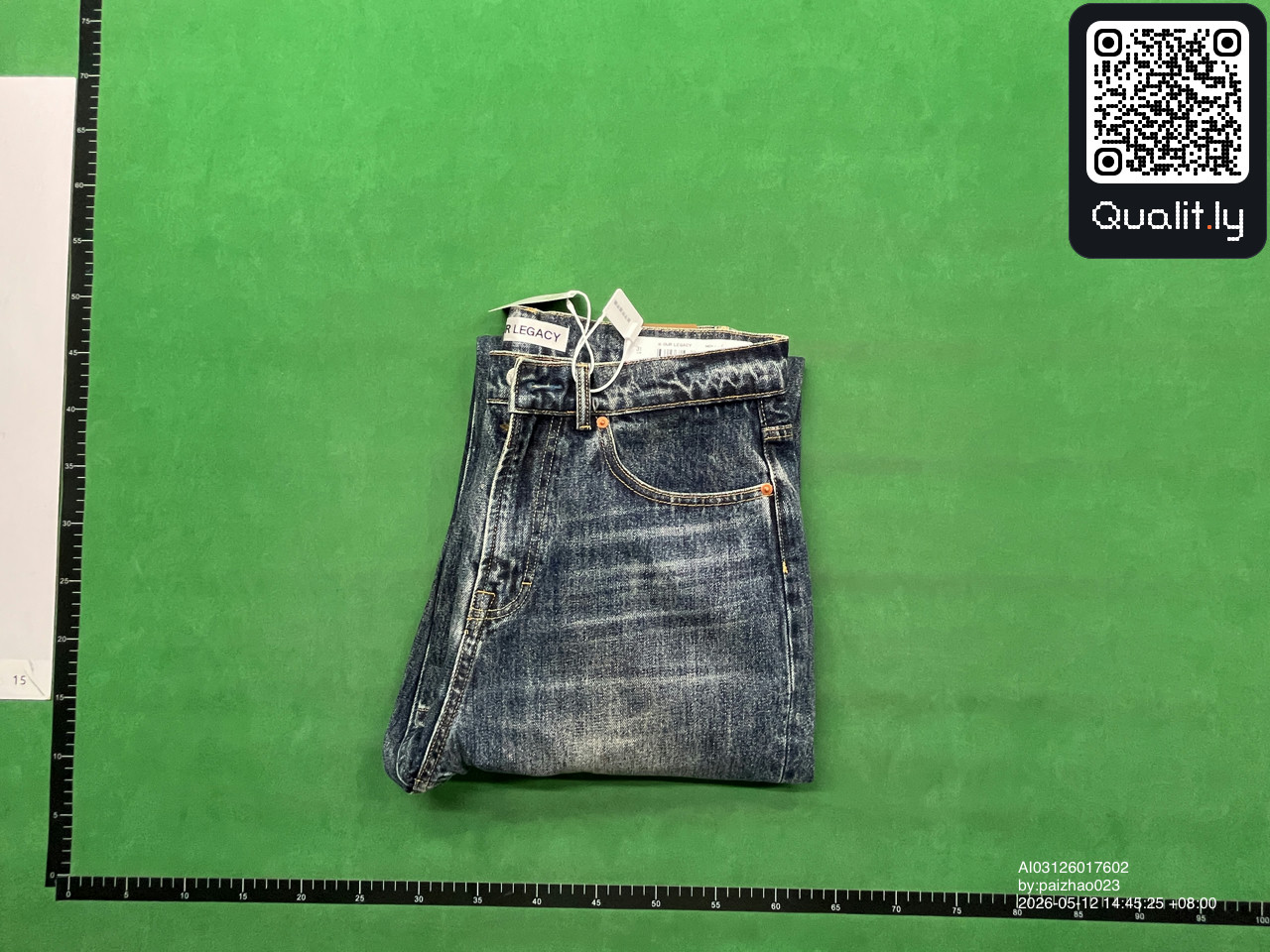 Jeans — QC-foto 1 van 21