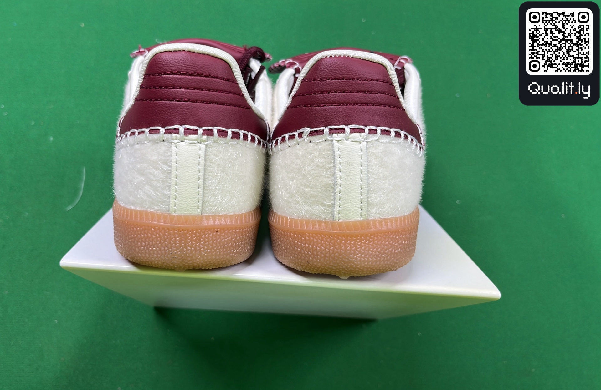 Sneakers — QC-foto 3 van 12