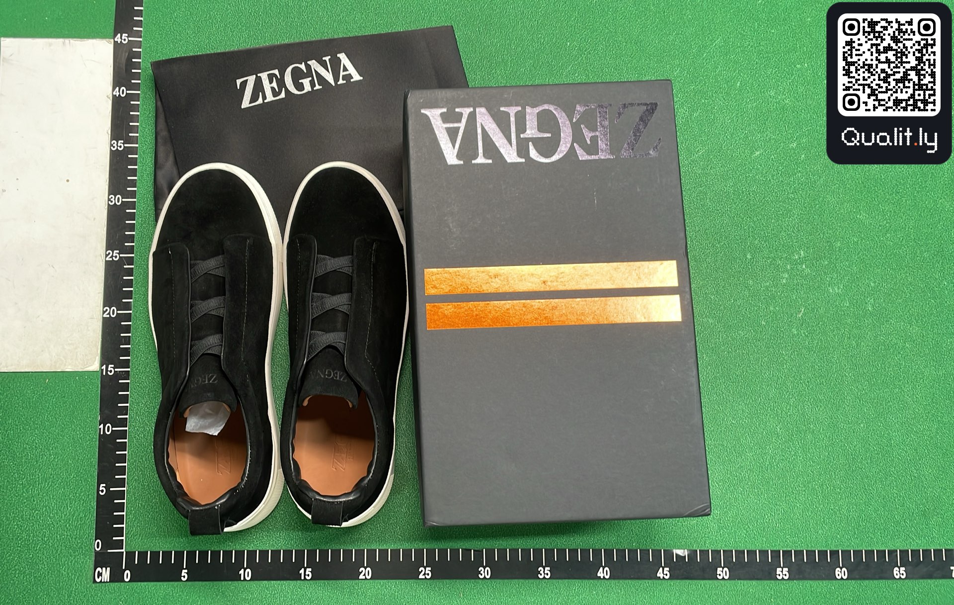 Sneaker — QC-Foto 1 von 24