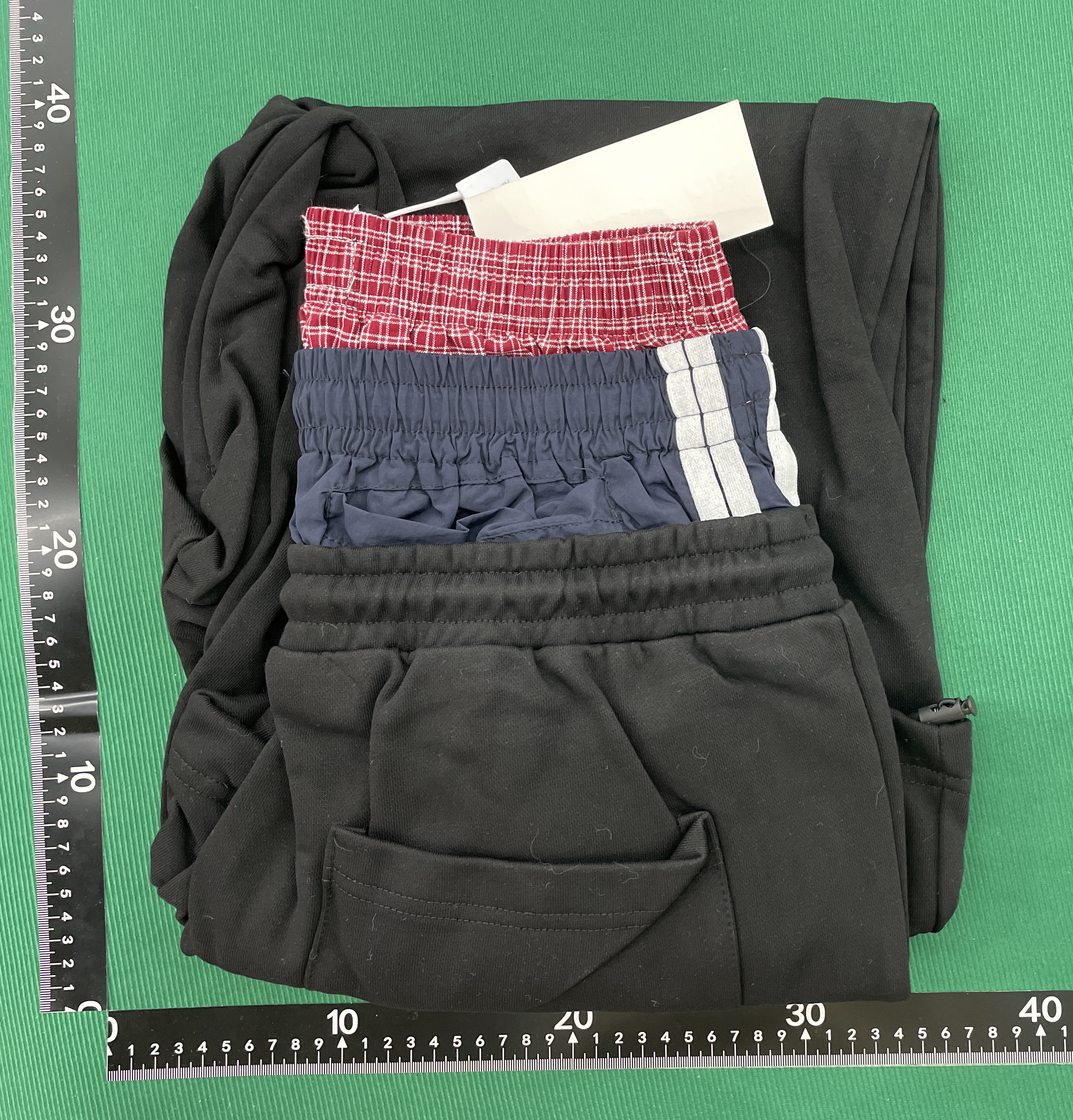 Pants QC photo 1 of 19