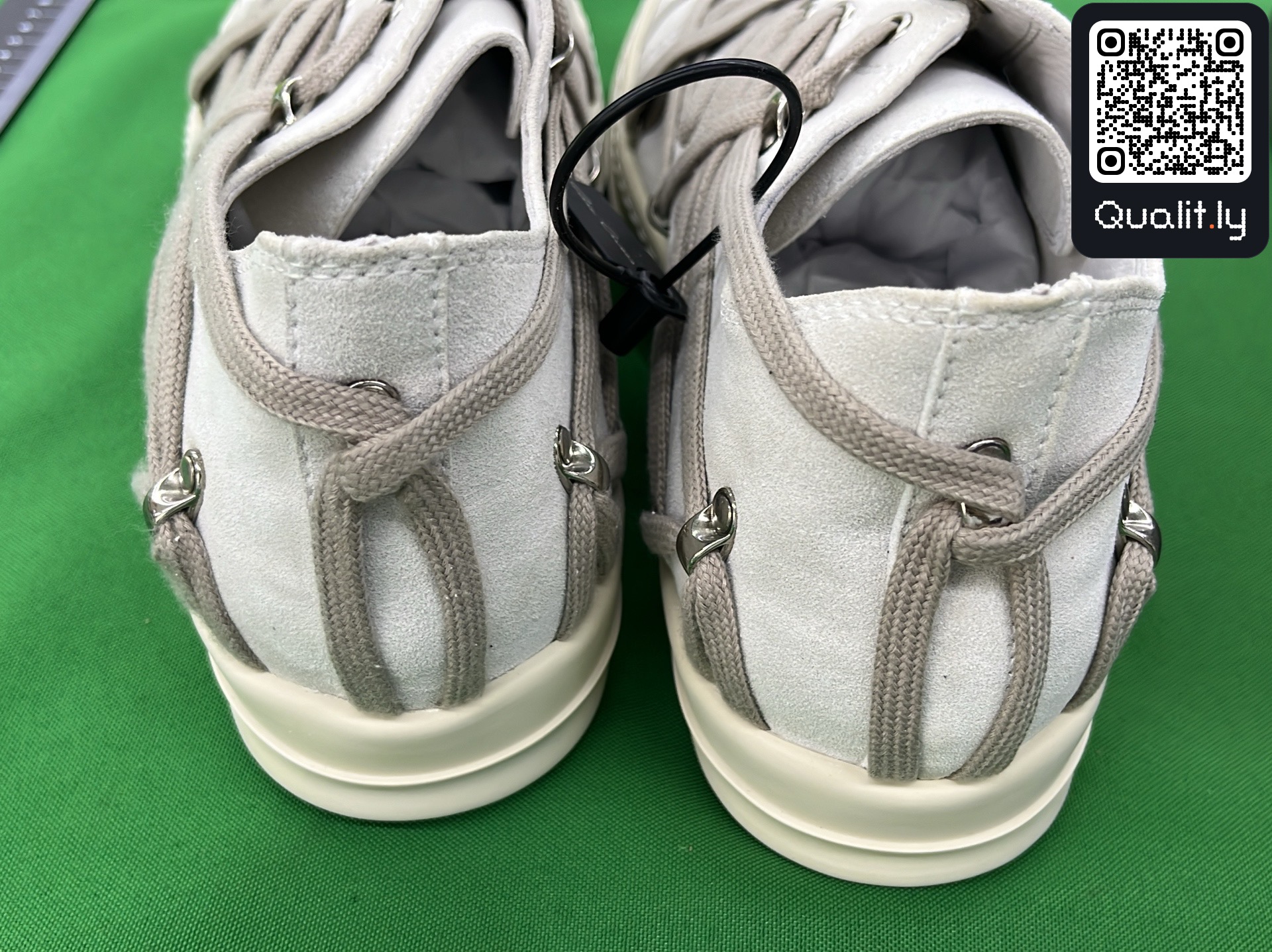 Sneaker — QC-Foto 2 von 6