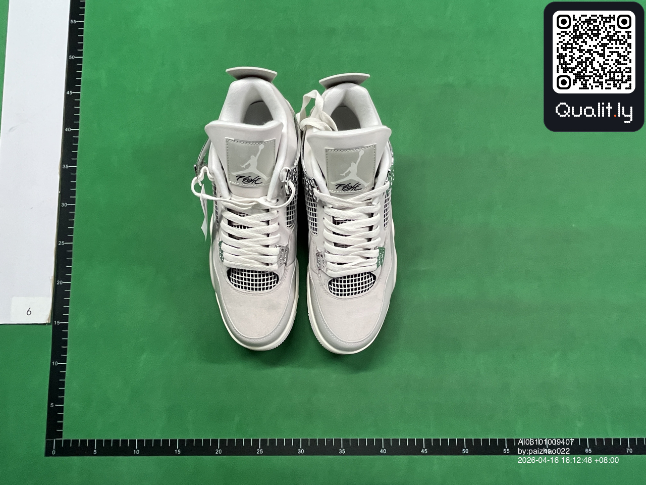 Sneakers QC photo 3 of 42