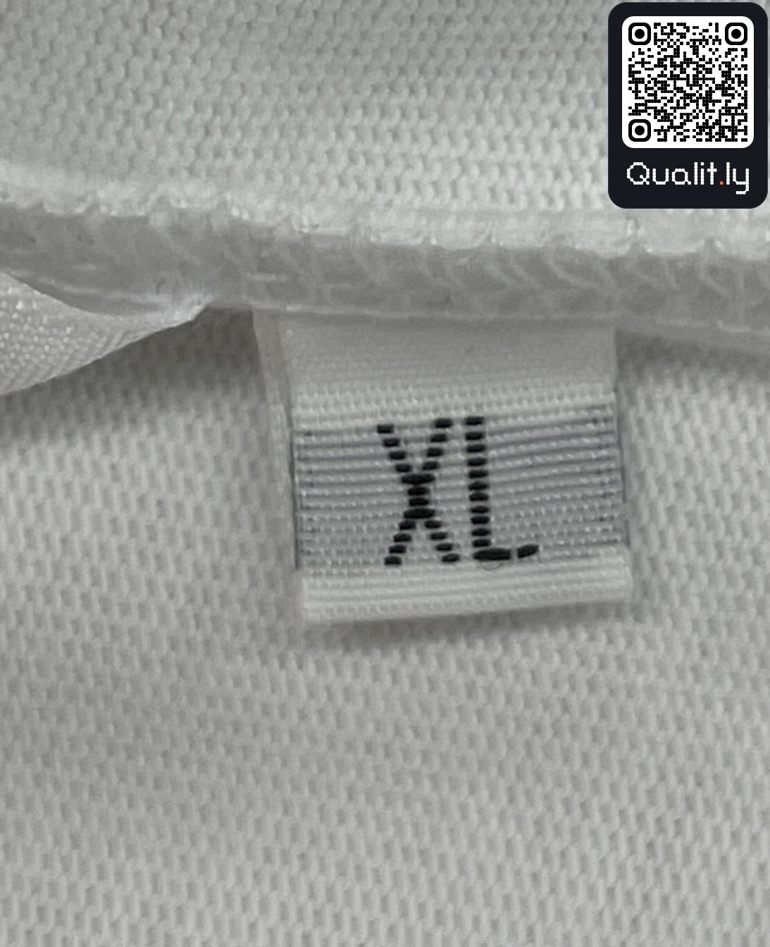 T-shirt — foto QC 2 di 73