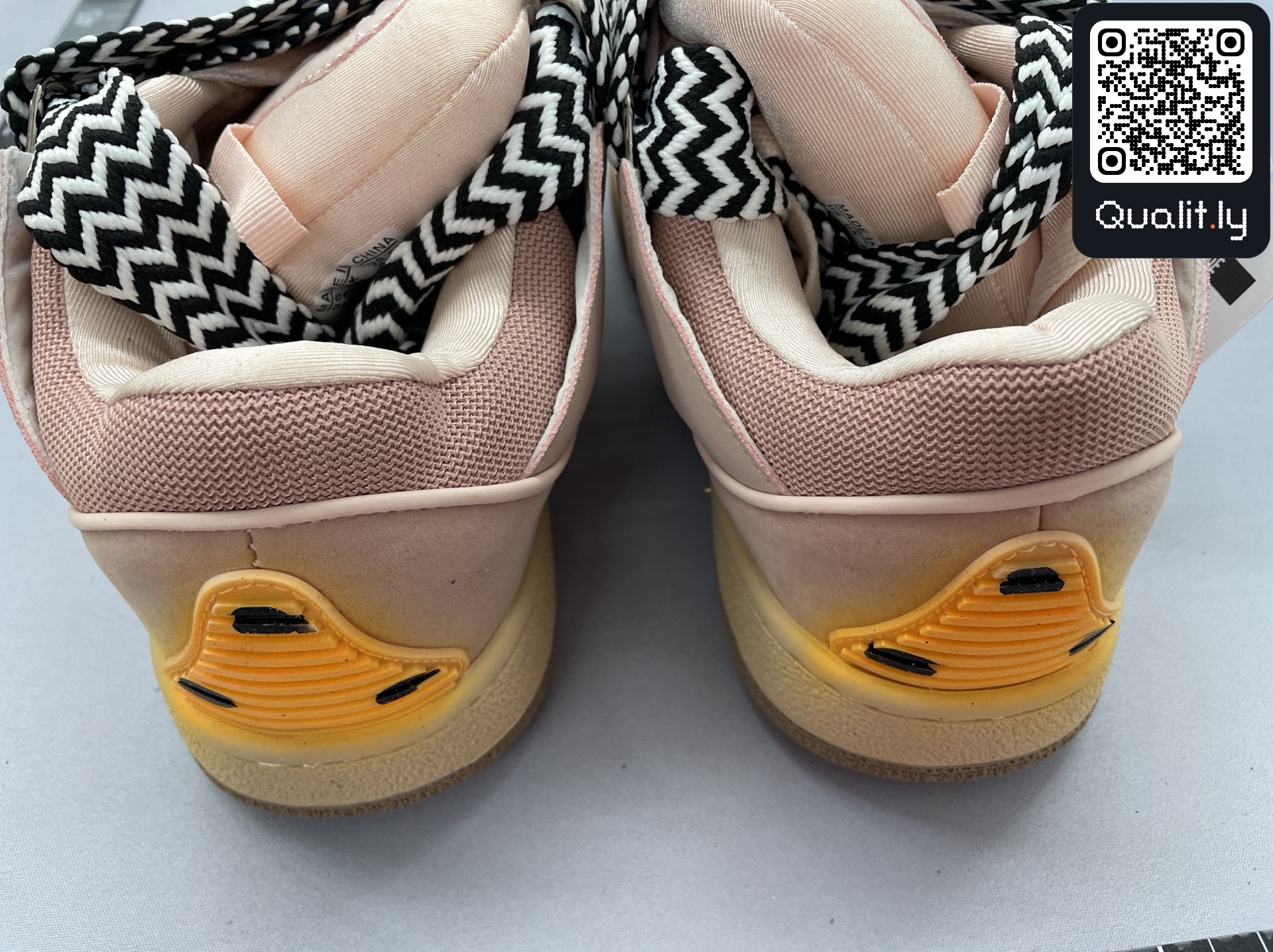 Sneakers — QC-foto 3 av 6