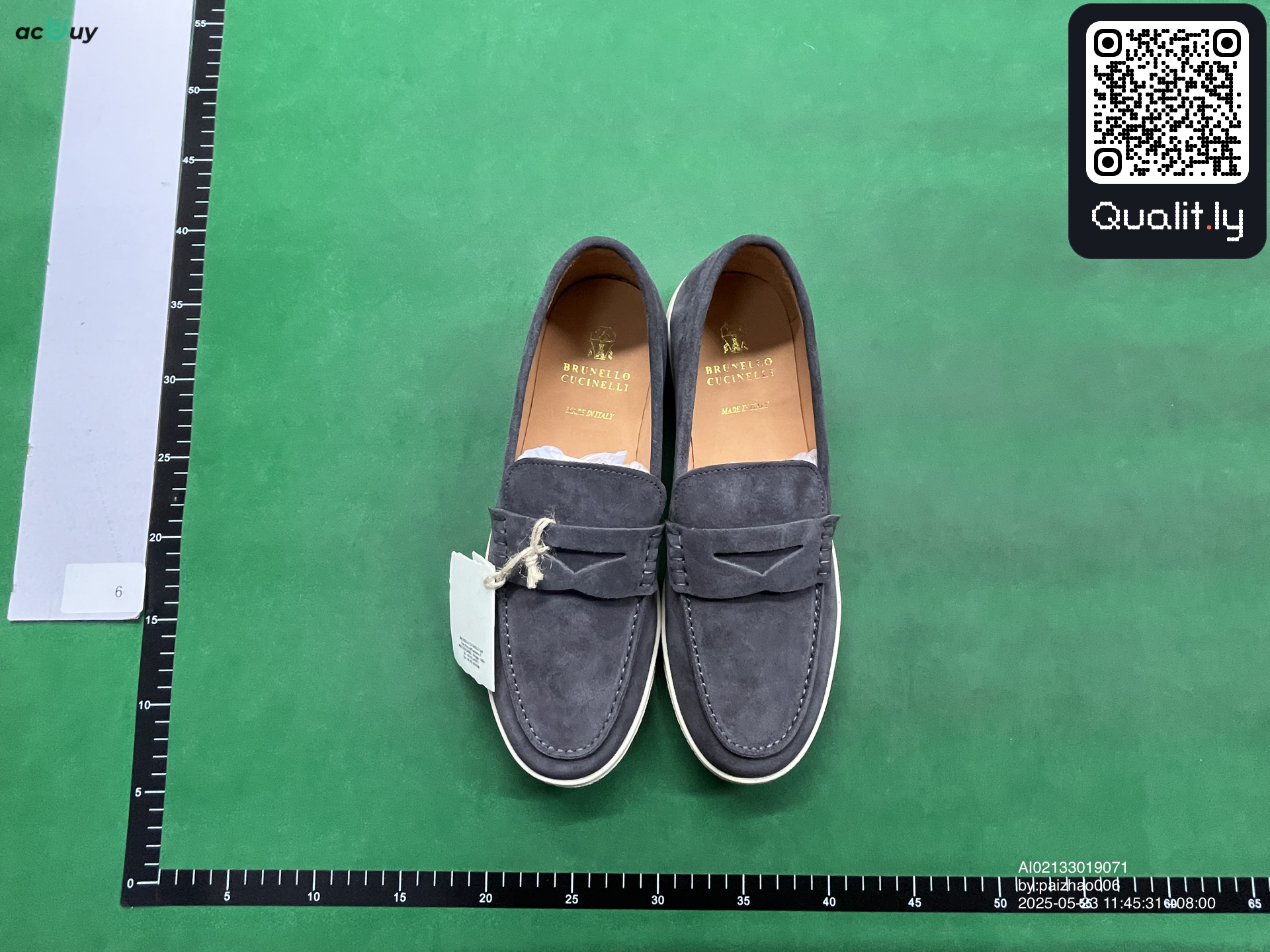 Sneakers QC photo 1 of 25