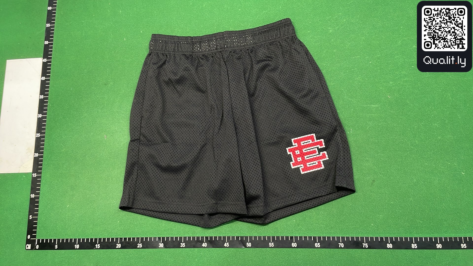 Shorts QC photo 2 of 62