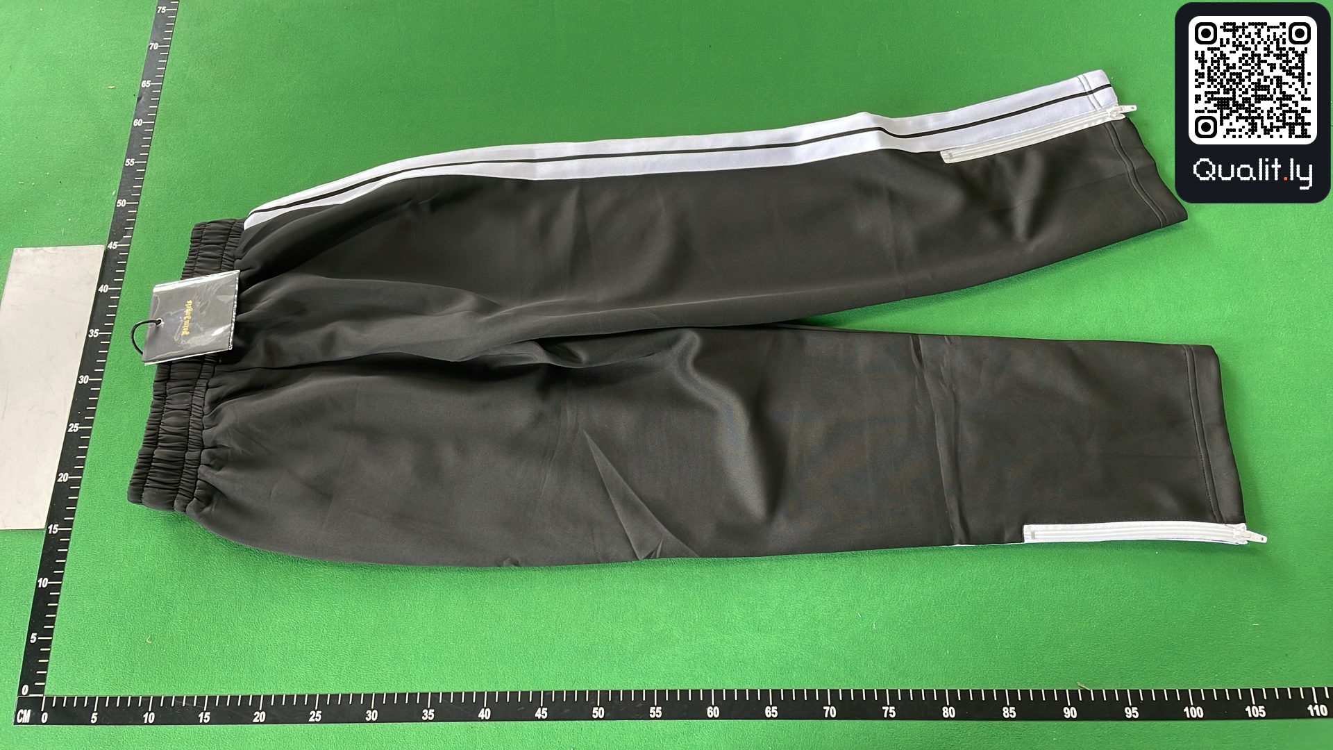 Pants QC photo 3 of 130
