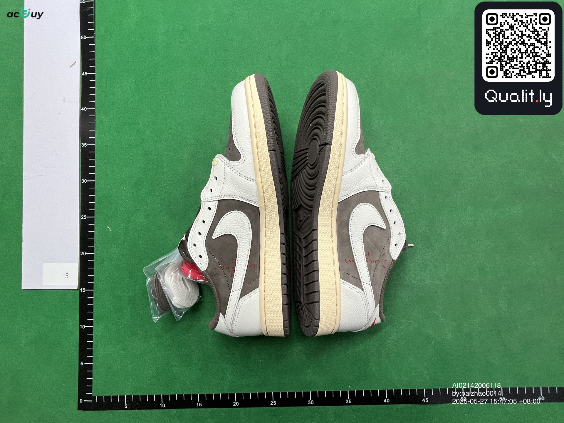 Sneakers QC photo 3 of 6