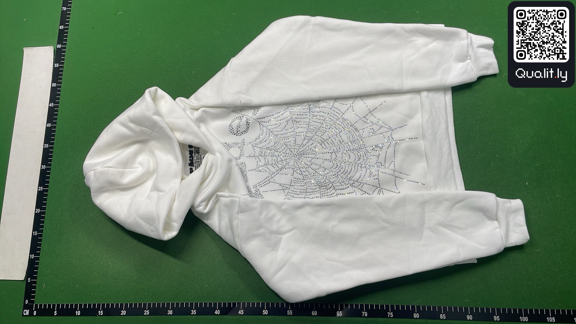 Hoodie QC photo 2 of 24