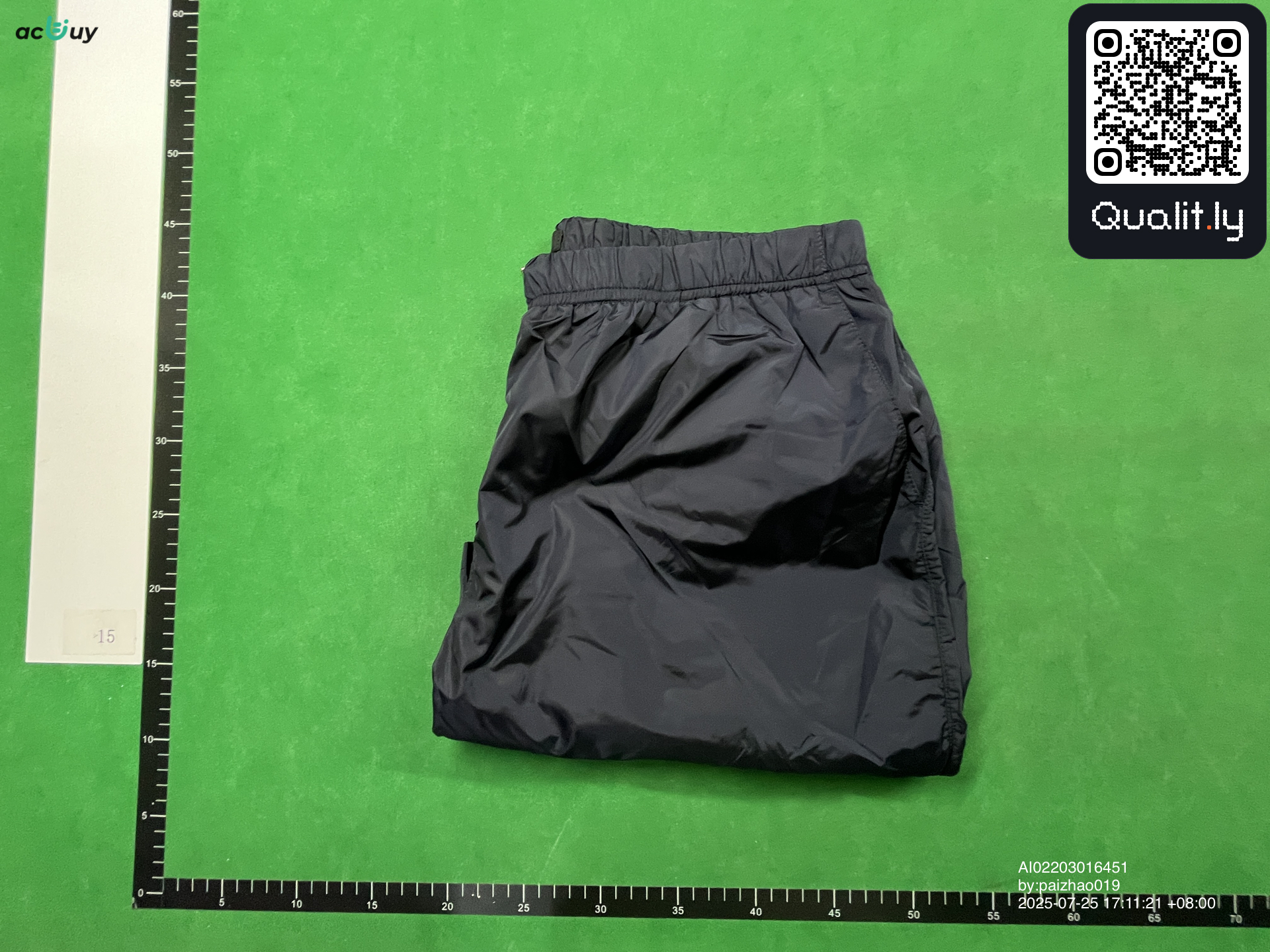 Shorts QC photo 1 of 32