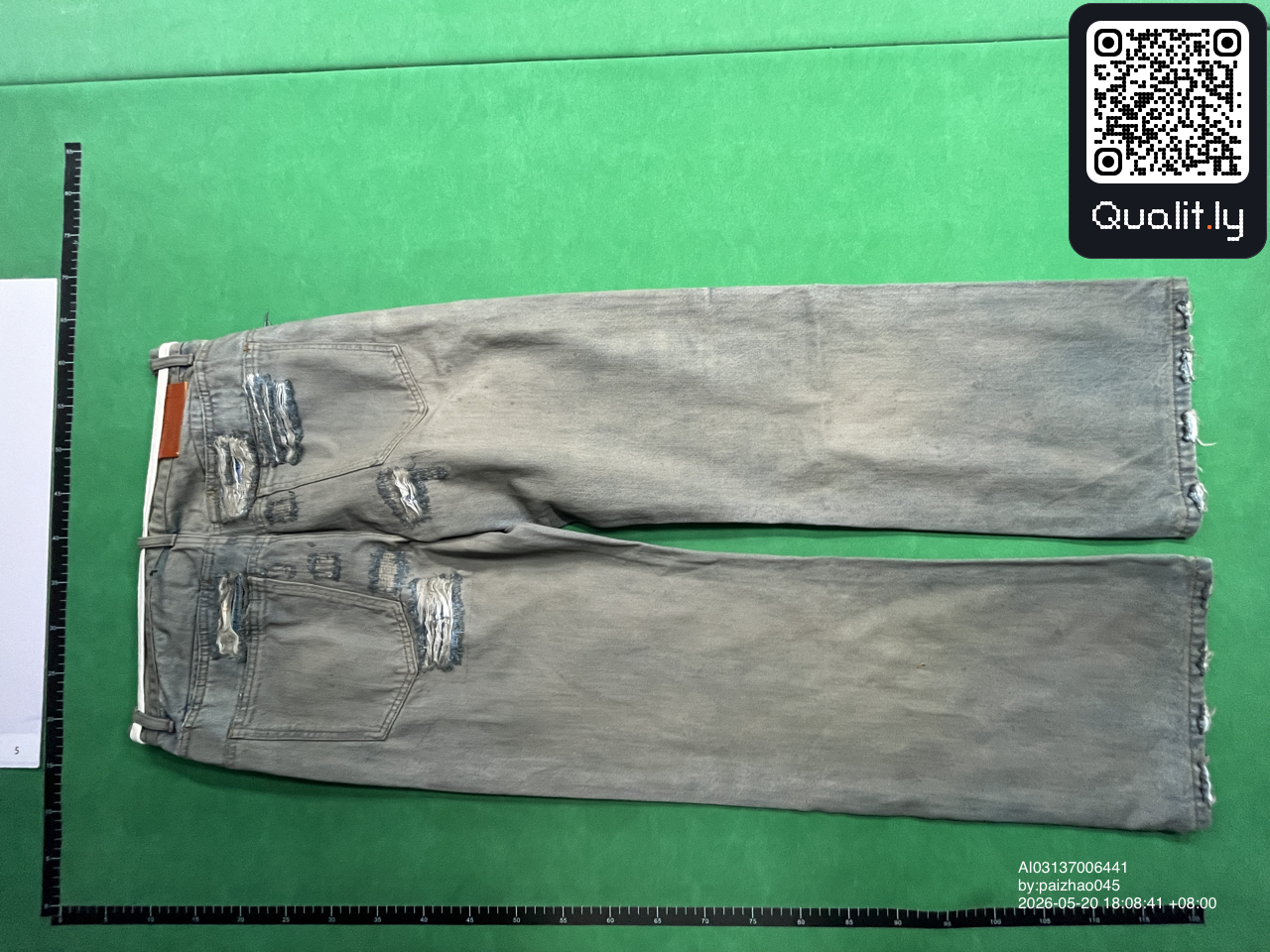 Jeans — QC-foto 2 van 4