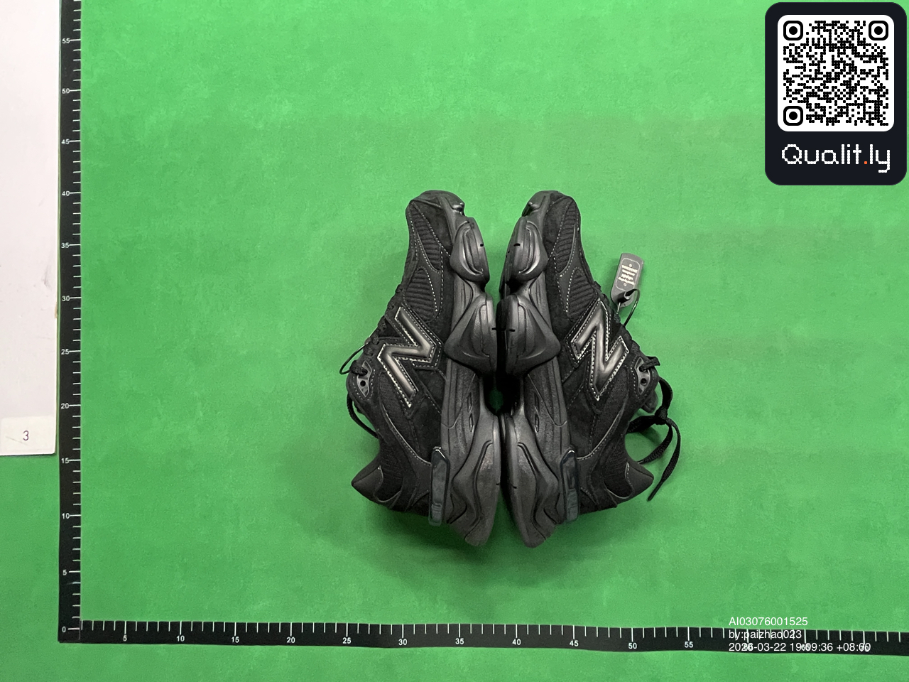 Sneakers QC photo 1 of 48