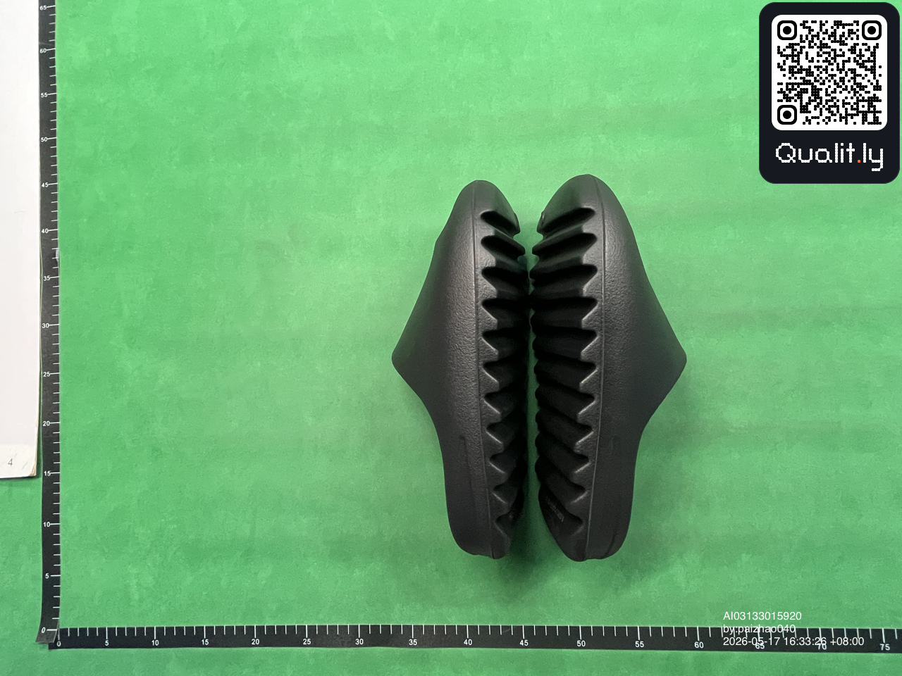 Slides QC photo 2 of 25