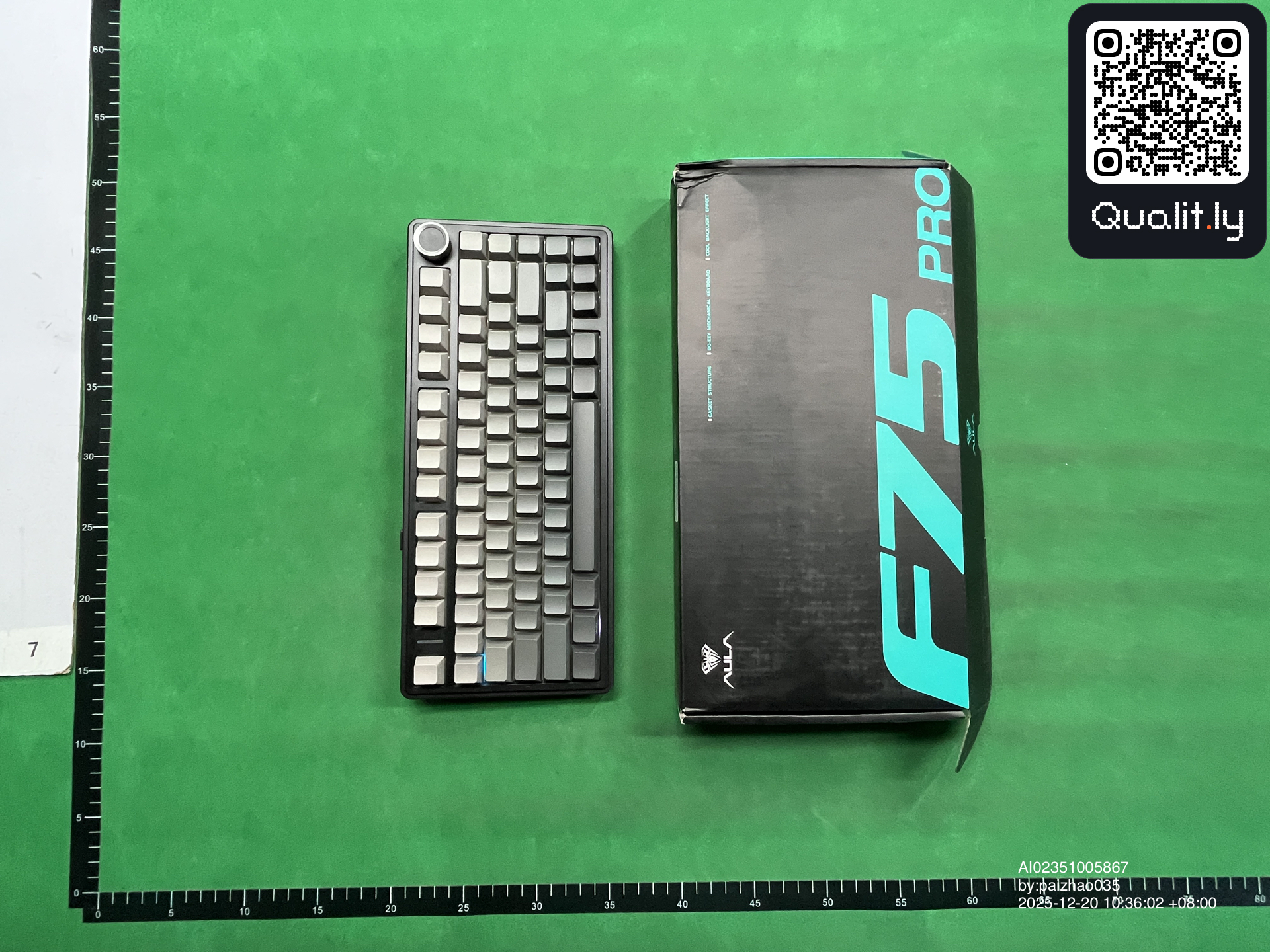 Foto QC 1 de 3