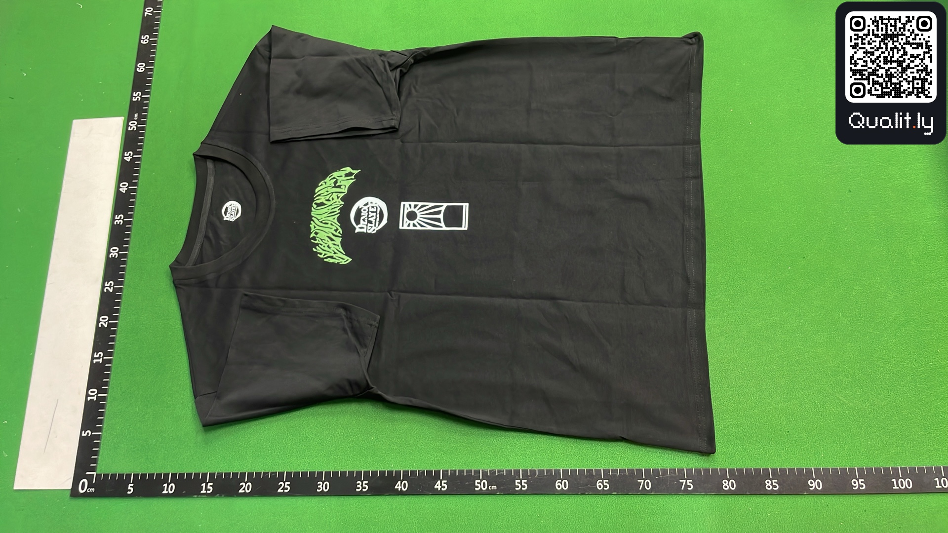 T-shirt — photo QC 2 sur 18