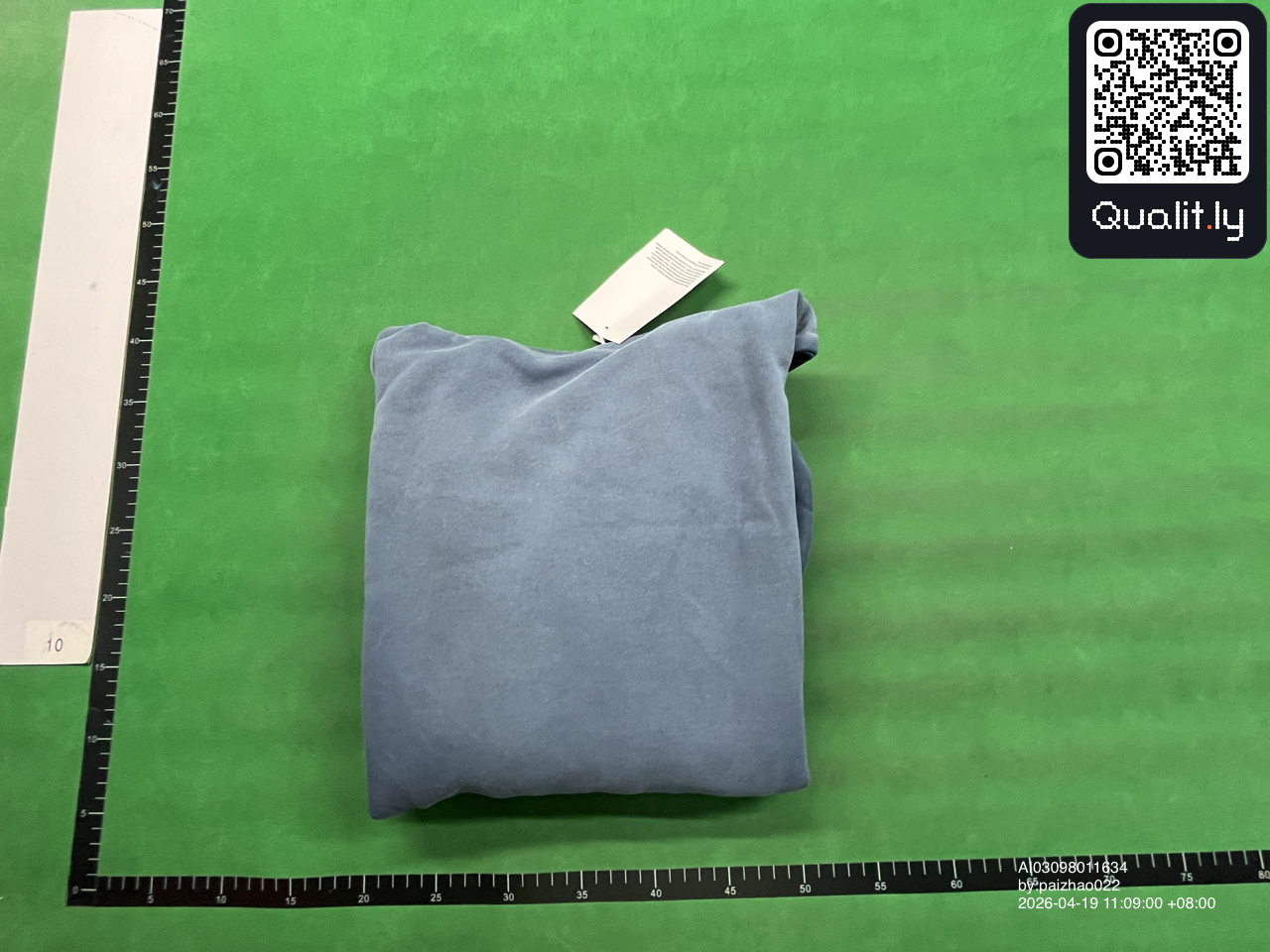 Hoodie — QC-Foto 1 von 40