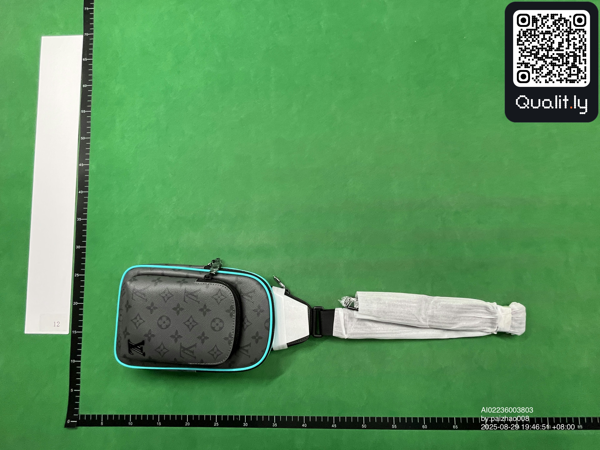Tasche — QC-Foto 3 von 23